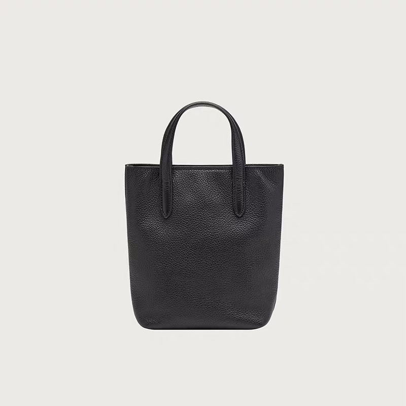 Ferragamo 살바토레 페라가모 FW2023 Gancini 장식 토트백 3