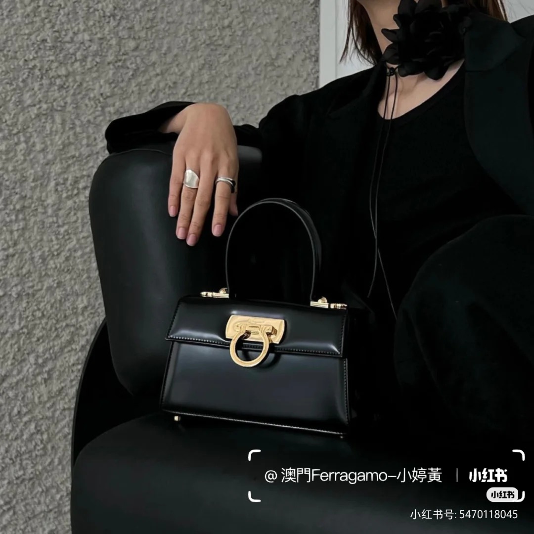 FERRAGAMO 페라가모 뮤지엄 컬렉션 복고 마구백 스몰 DY-212958 1