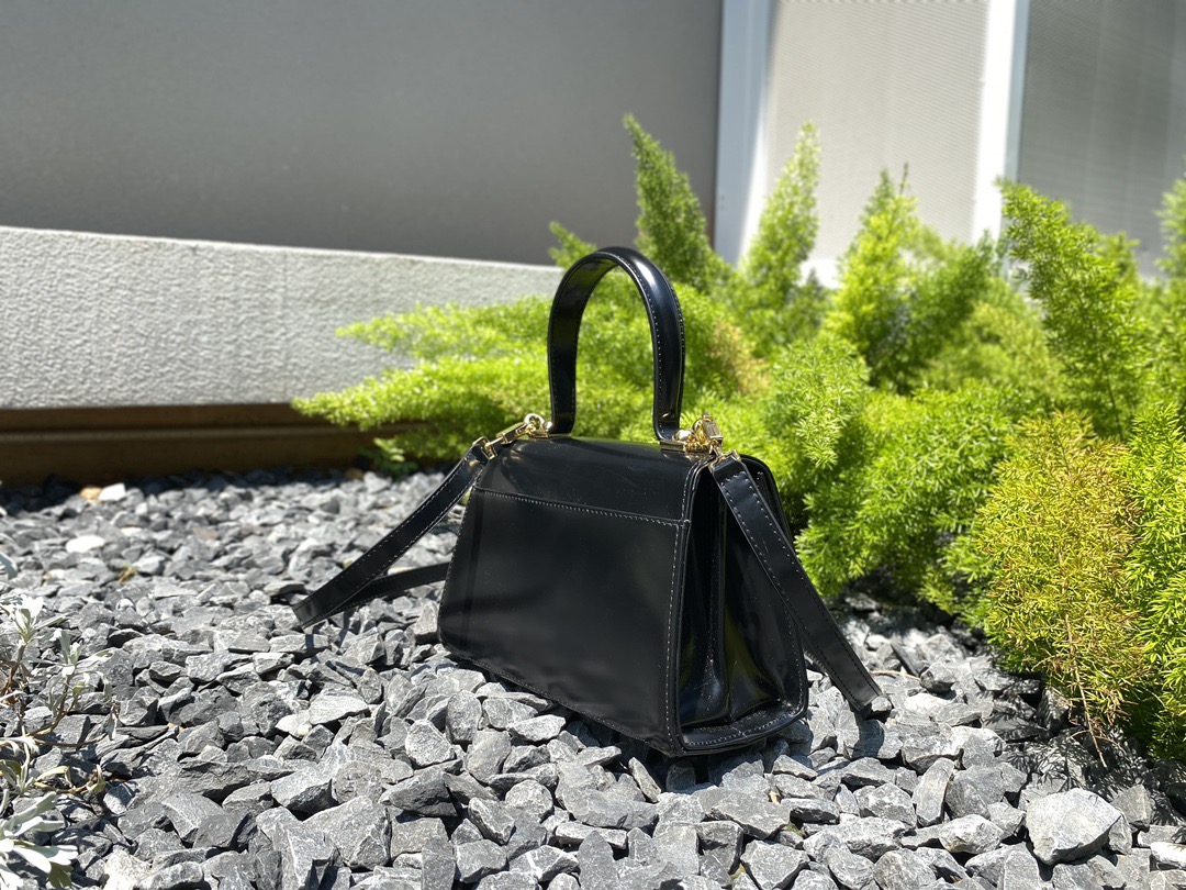 FERRAGAMO 페라가모 뮤지엄 컬렉션 복고 마구백 스몰 DY-212958 15