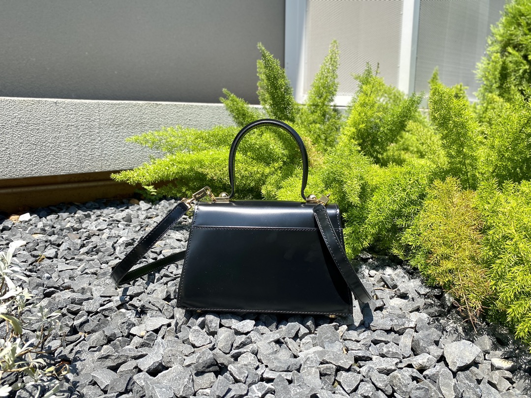 FERRAGAMO 페라가모 뮤지엄 컬렉션 복고 마구백 스몰 DY-212958 16