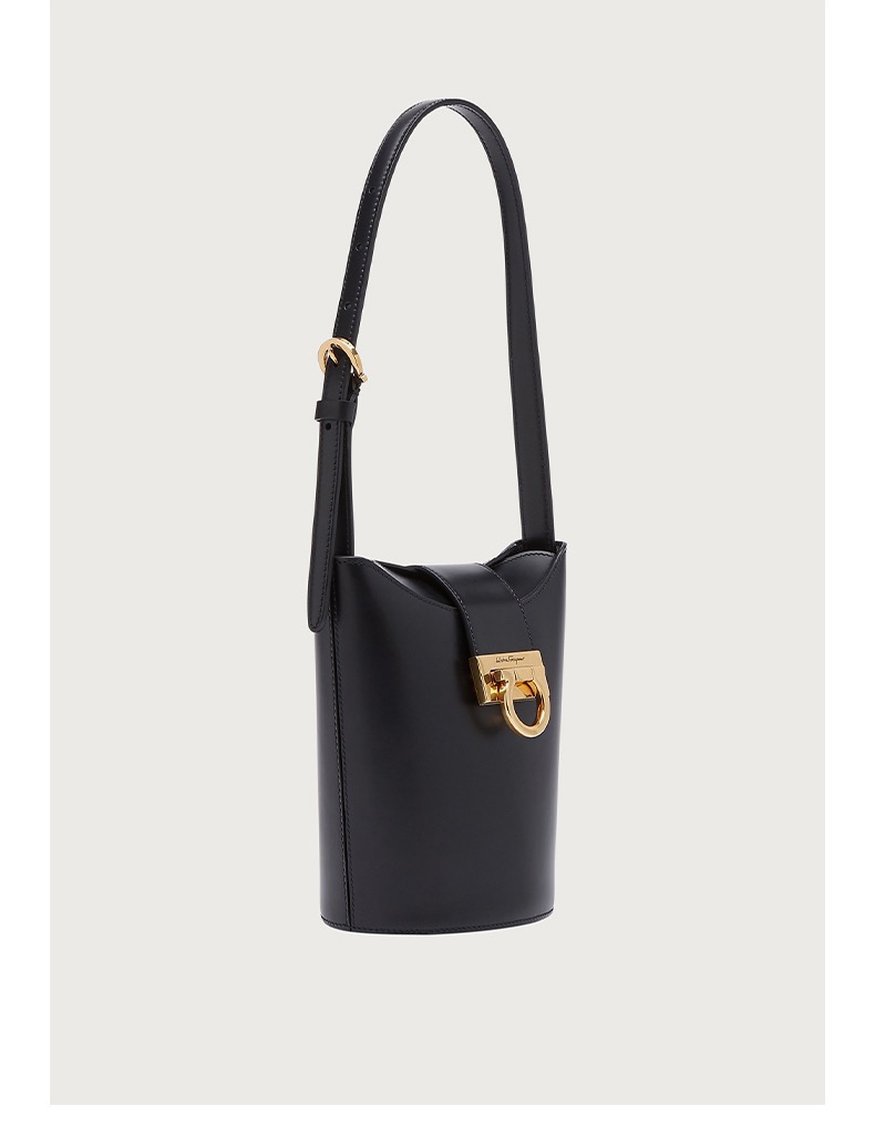 FERRAGAMO 살바토레 페라가모 SS2023 Gancini 버킷백 2