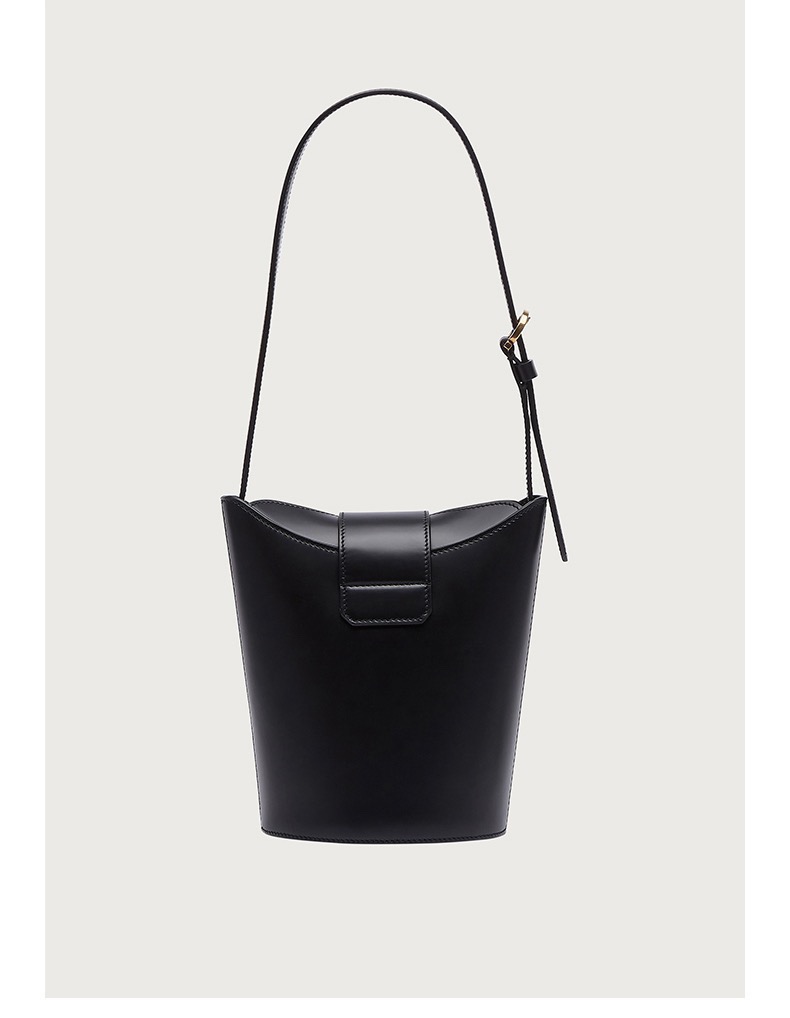 FERRAGAMO 살바토레 페라가모 SS2023 Gancini 버킷백 3