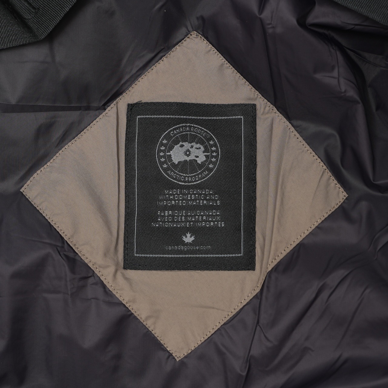 CANADA GOOSE 캐나다구스 FW2023 후드 일체형 다운 재킷 8