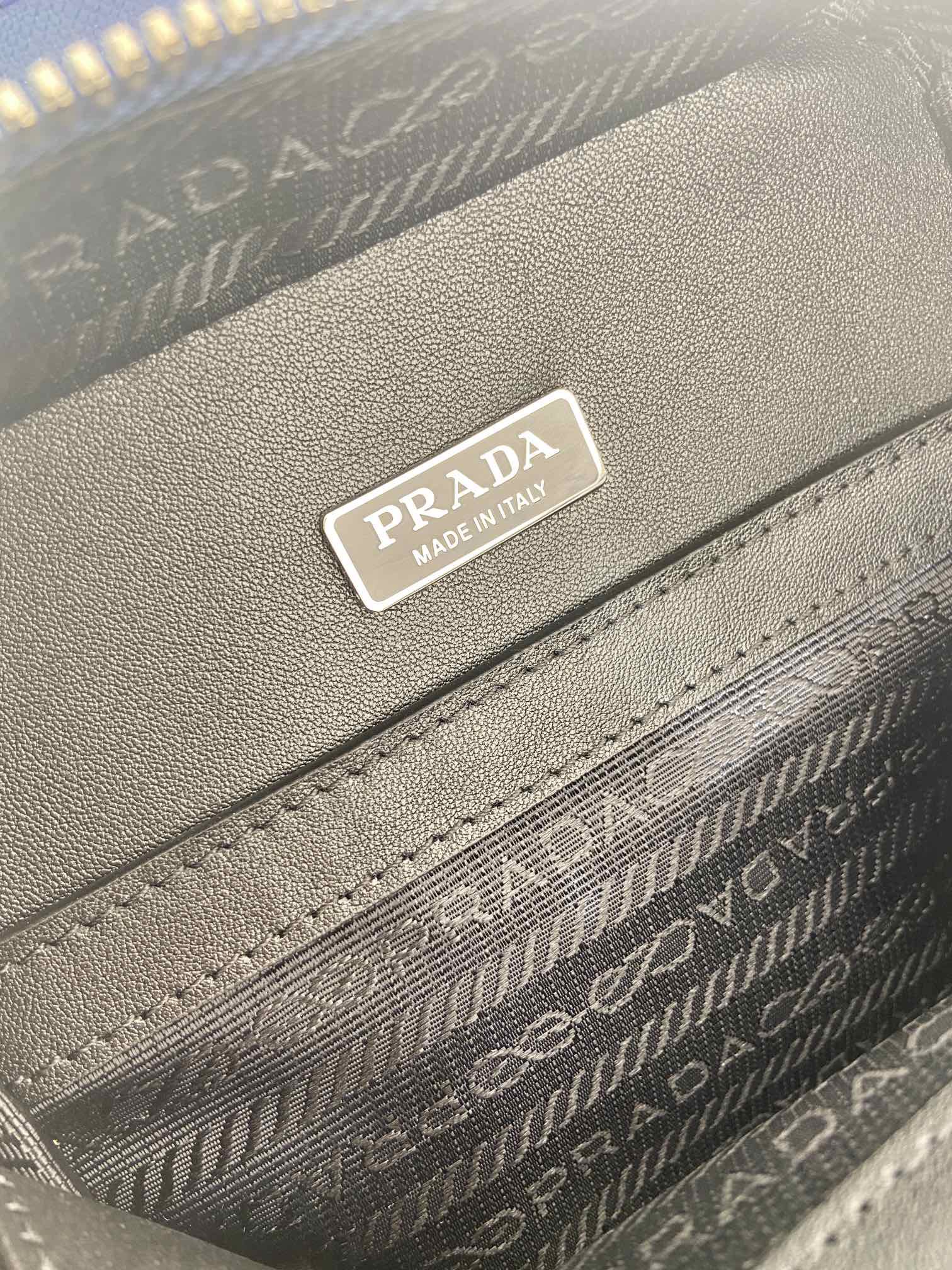 PRADA 프라다 FW2023 사피아노 가죽 크로스백 13