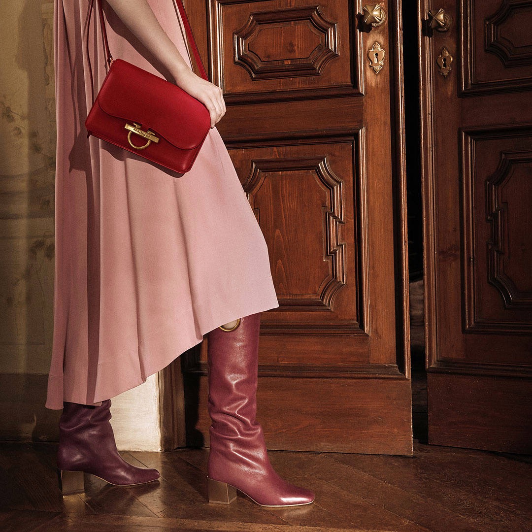 Ferragamo 살바토레 페라가모 SS2023 클래식 가죽 플랩 백 3