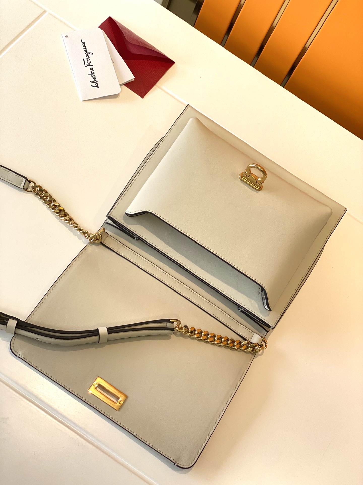 FERRAGAMO 살바토레 페라가모 FW2023 TRIFOLIO 숄더백 3