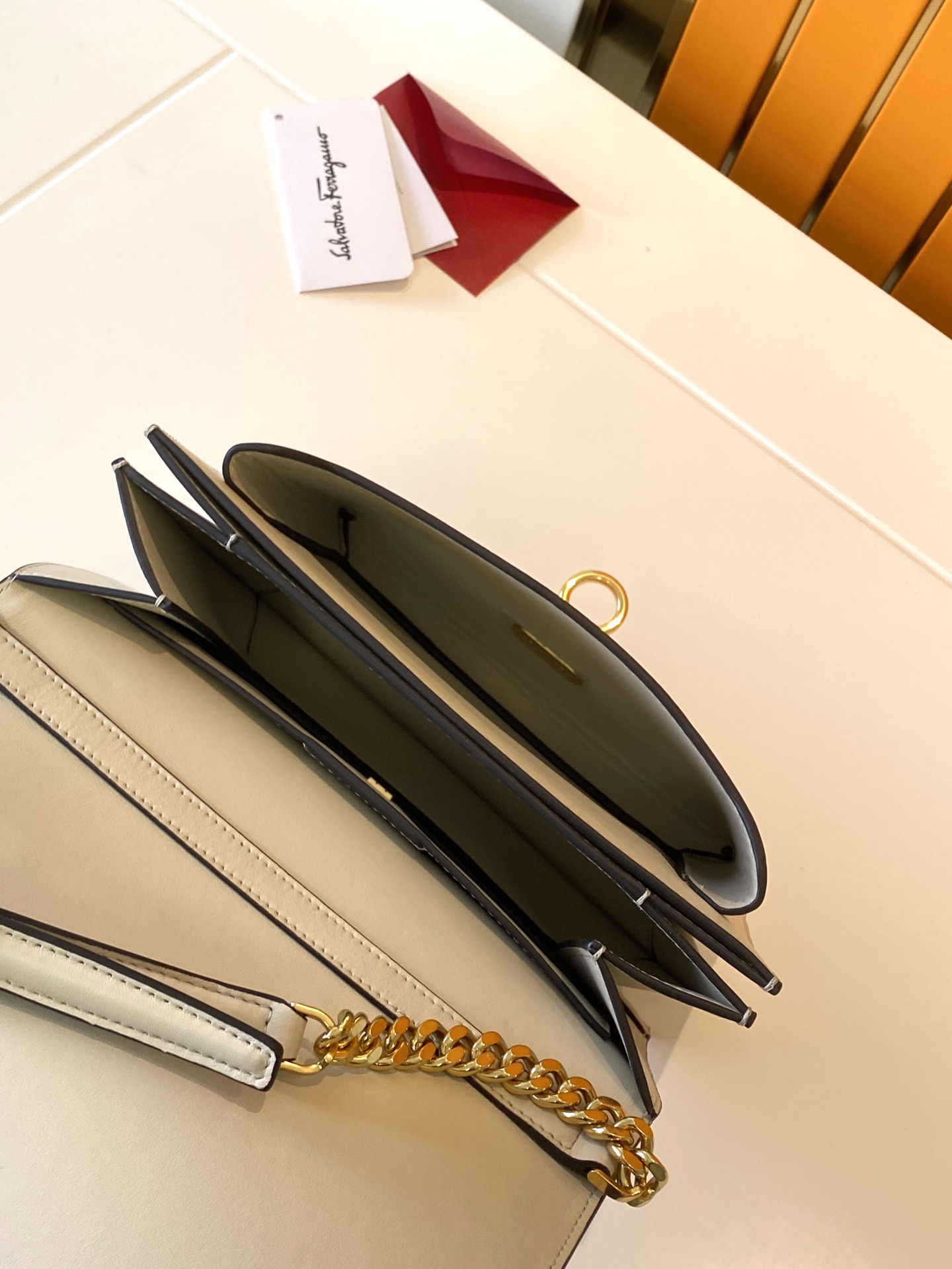 FERRAGAMO 살바토레 페라가모 FW2023 TRIFOLIO 숄더백 4