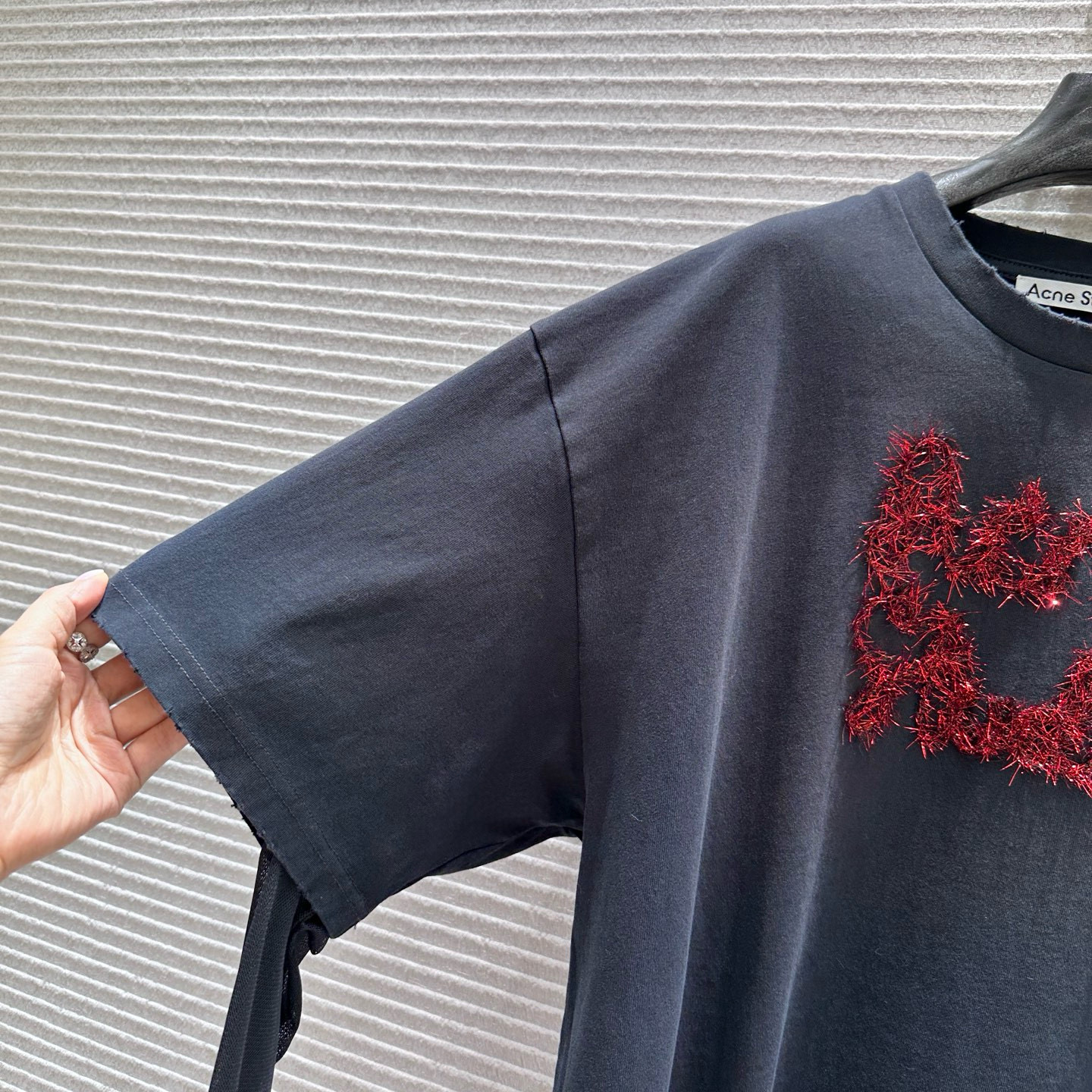 Acne Studios 레드 로고 자수 레이어드 티셔츠 8