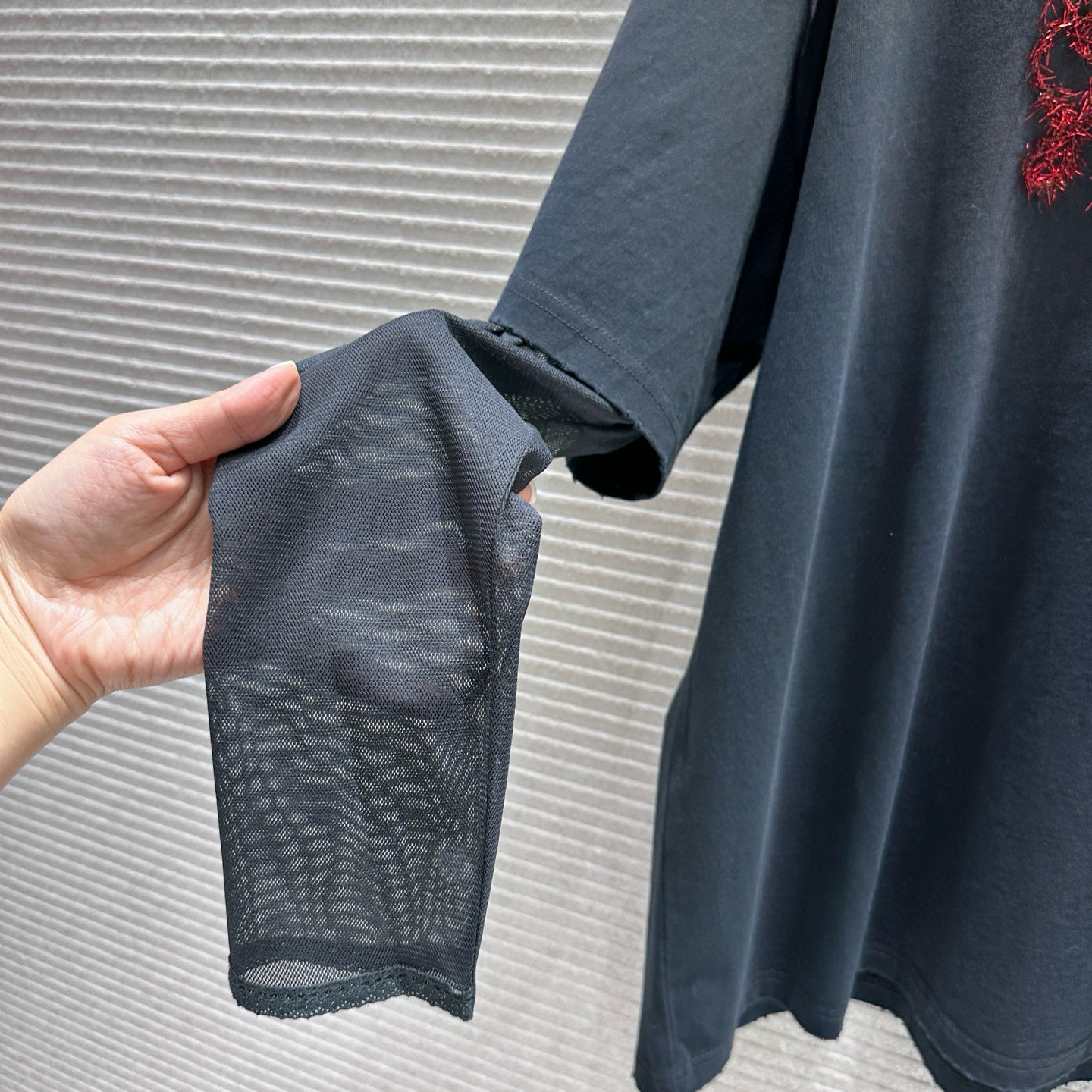 Acne Studios 레드 로고 자수 레이어드 티셔츠 10