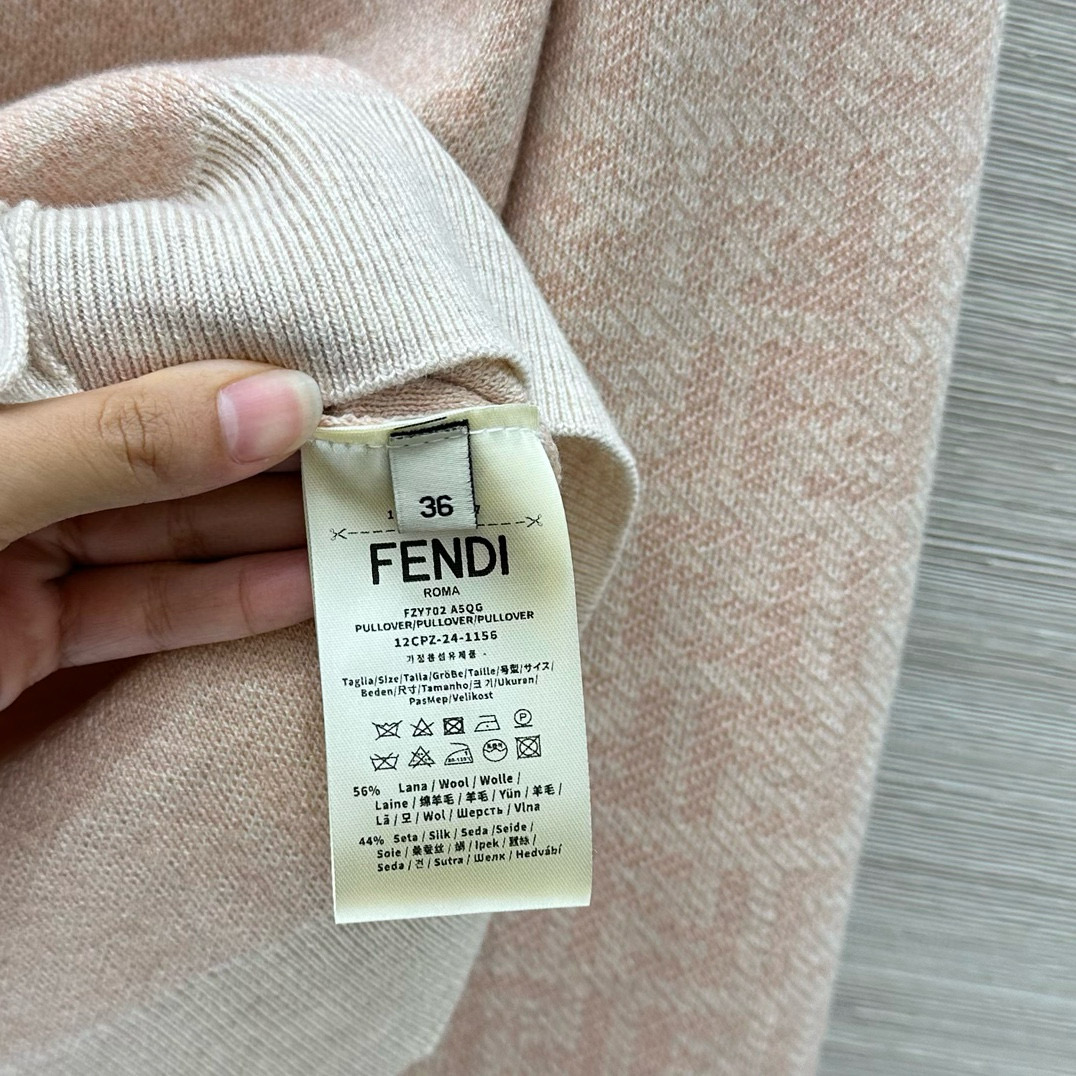 FENDI 펜디 핑크 라운드넥 FF 로고 니트 가디건 8