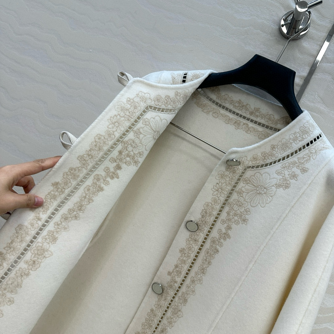 Hermes 플라워 자수 롱 니트 코트 4