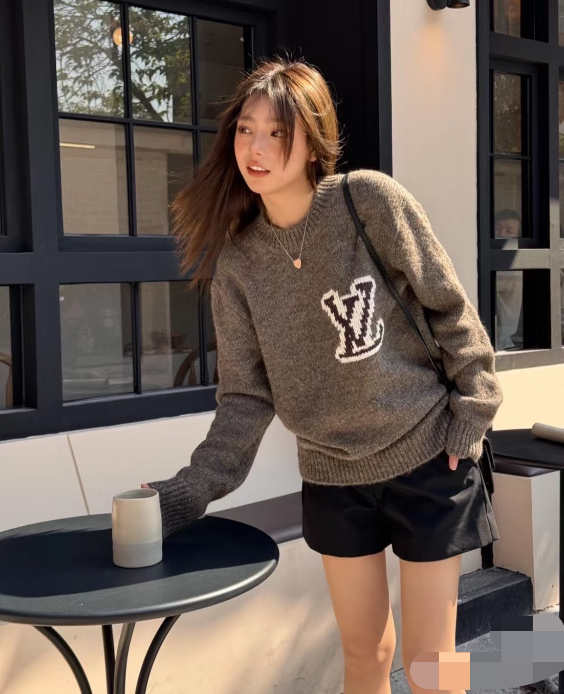 Louis Vuitton 루이비통 모노그램 플라워 라운드넥 울 니트 2