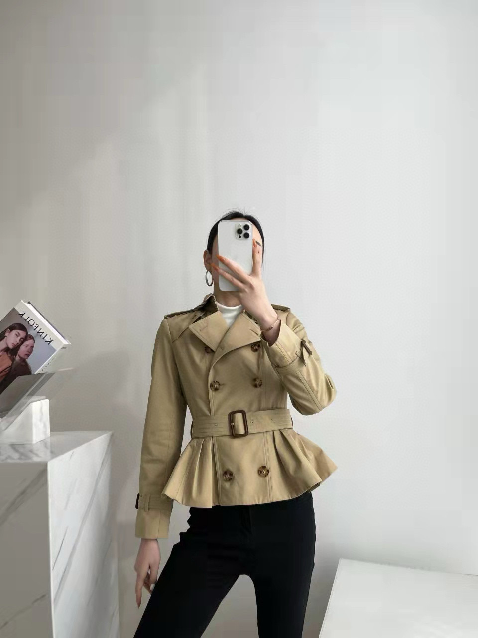 Burberry 버버리 여성 플리츠 밑단 쇼트 트렌치 코트 4