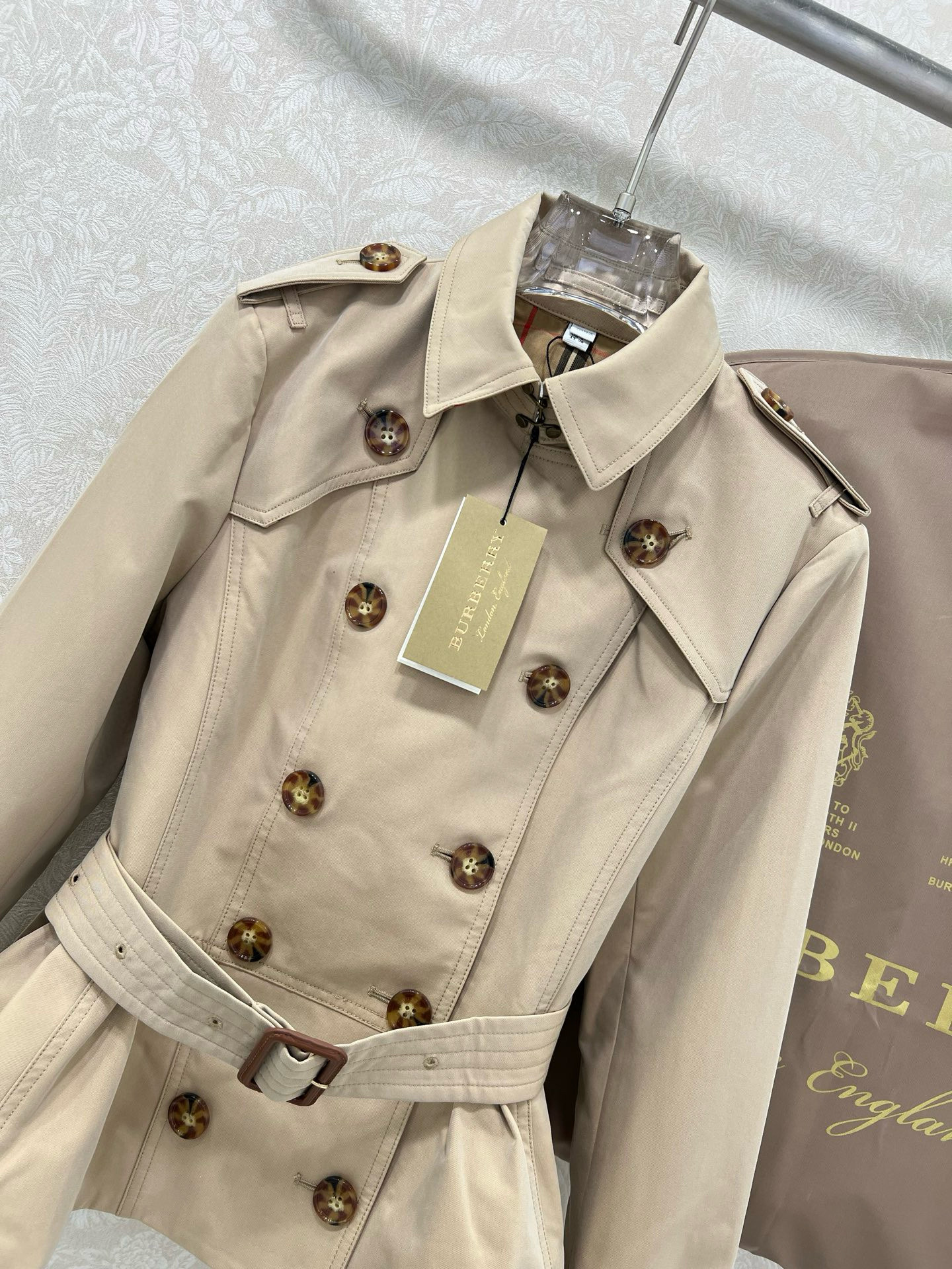 Burberry 버버리 여성 플리츠 밑단 쇼트 트렌치 코트 7