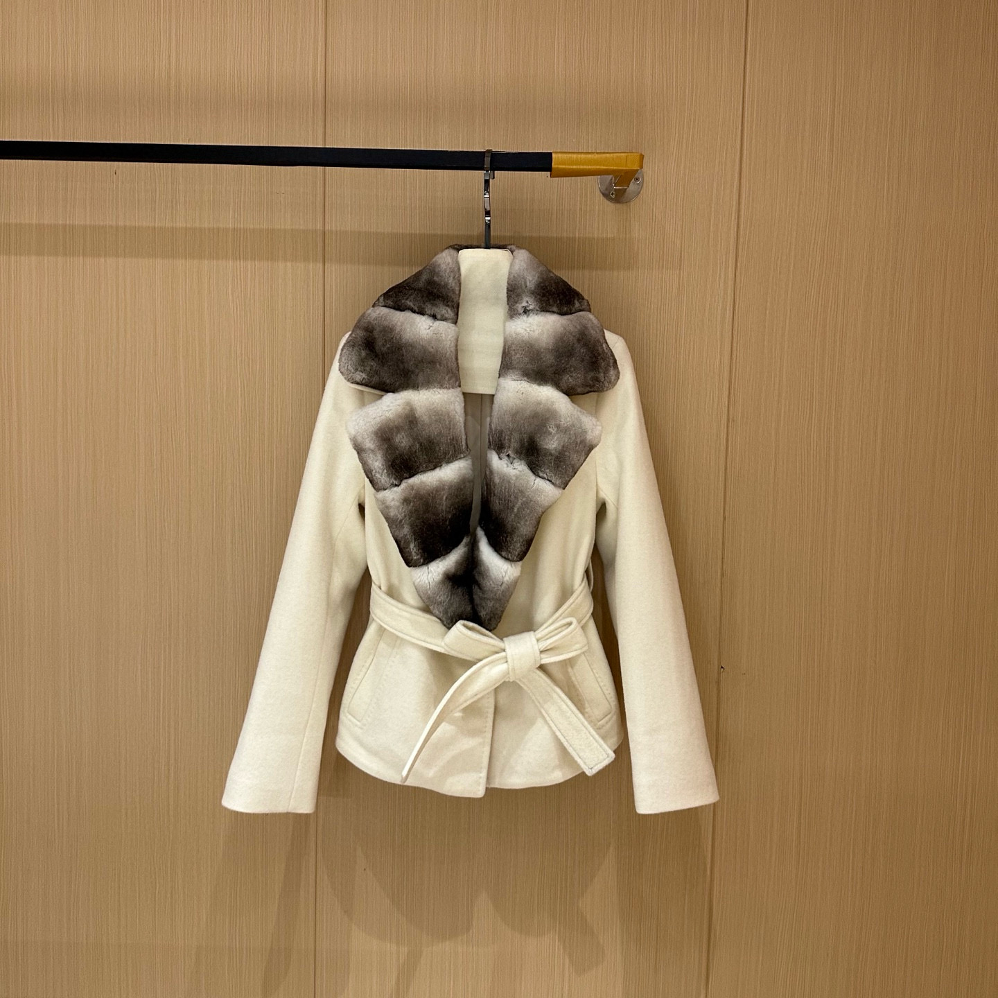 Fendi 양모 폭스퍼 카라 벨티드 자켓 2