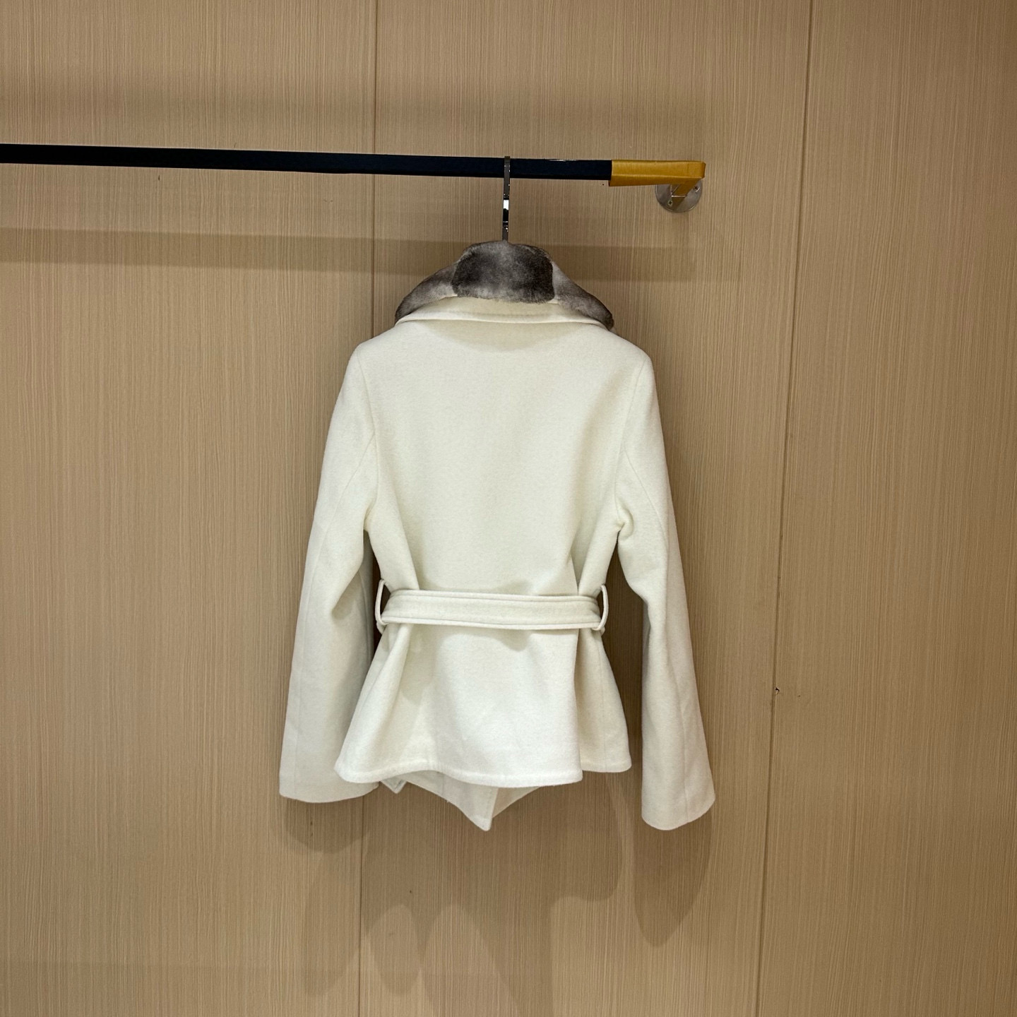 Fendi 양모 폭스퍼 카라 벨티드 자켓 4