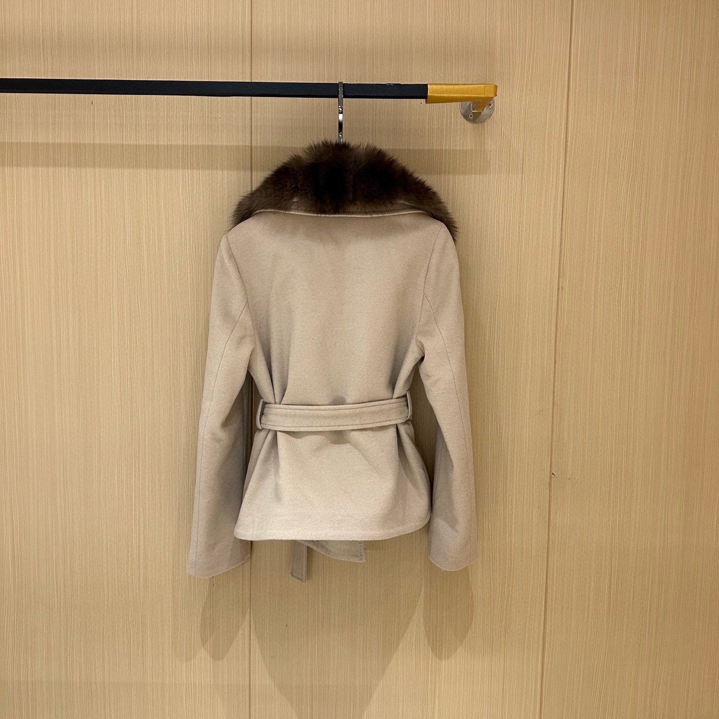 Fendi 양모 폭스퍼 카라 벨티드 자켓 10