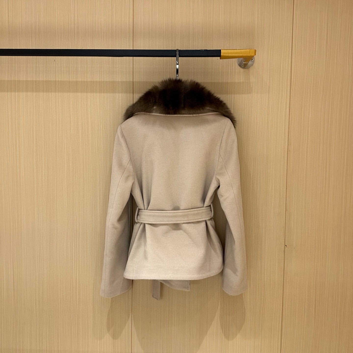 Fendi 양모 폭스퍼 카라 벨티드 자켓 11