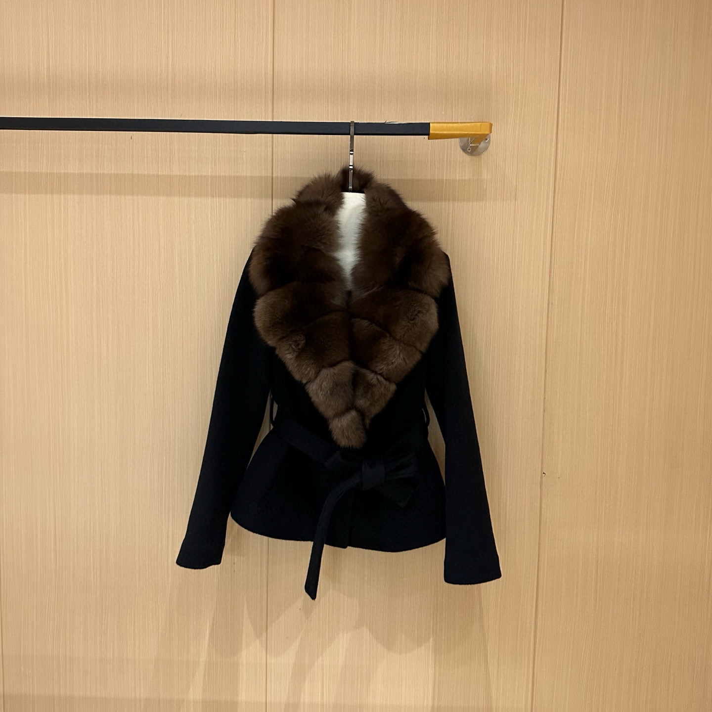 Fendi 양모 폭스퍼 카라 벨티드 자켓 13