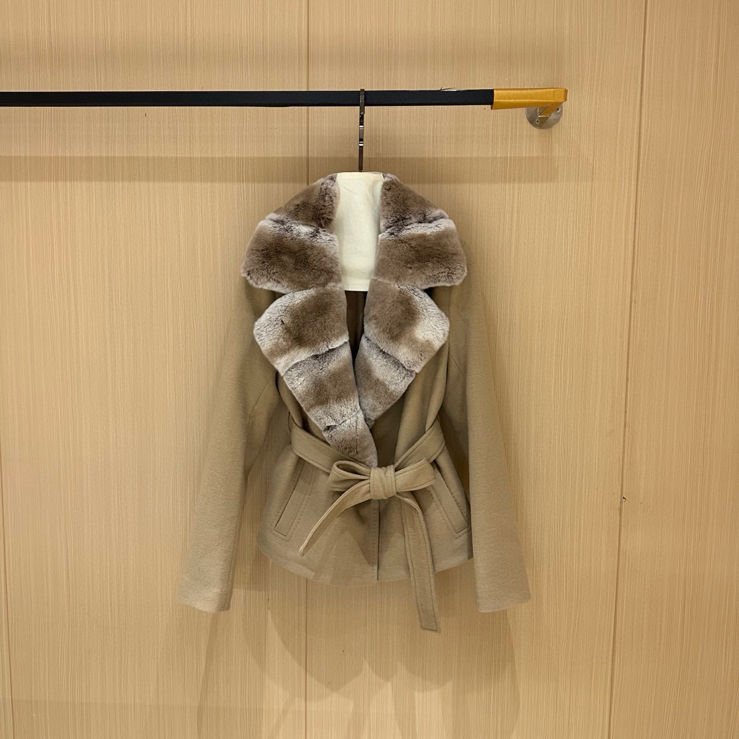 Fendi 양모 폭스퍼 카라 벨티드 자켓 19