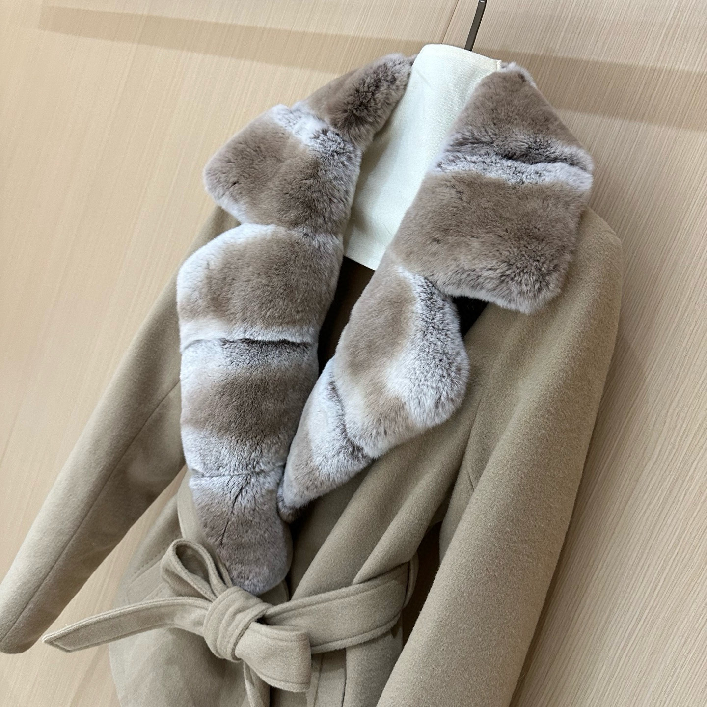 Fendi 양모 폭스퍼 카라 벨티드 자켓 21