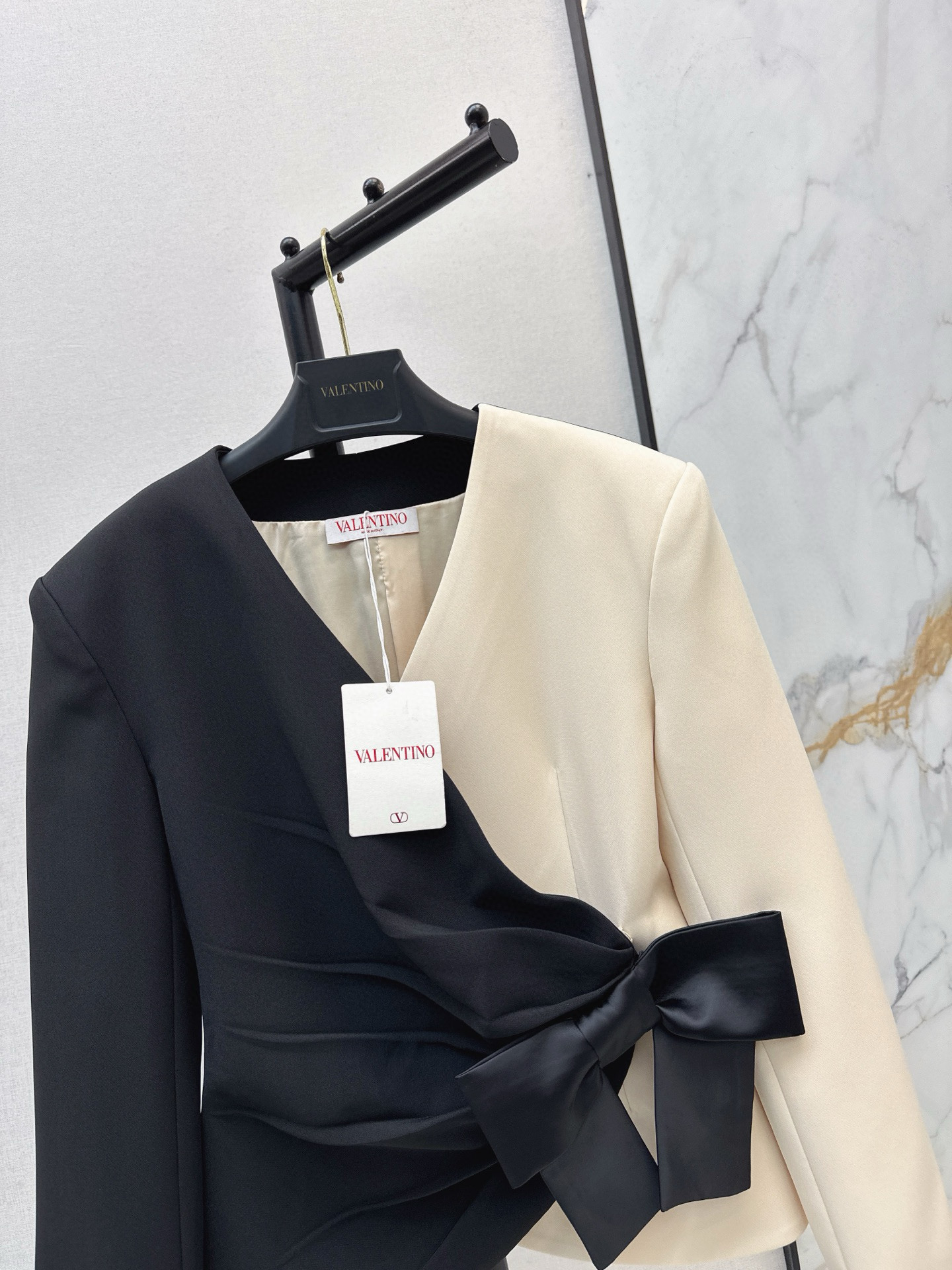 VALENTINO 발렌티노 배색 리본 랩 자켓 3