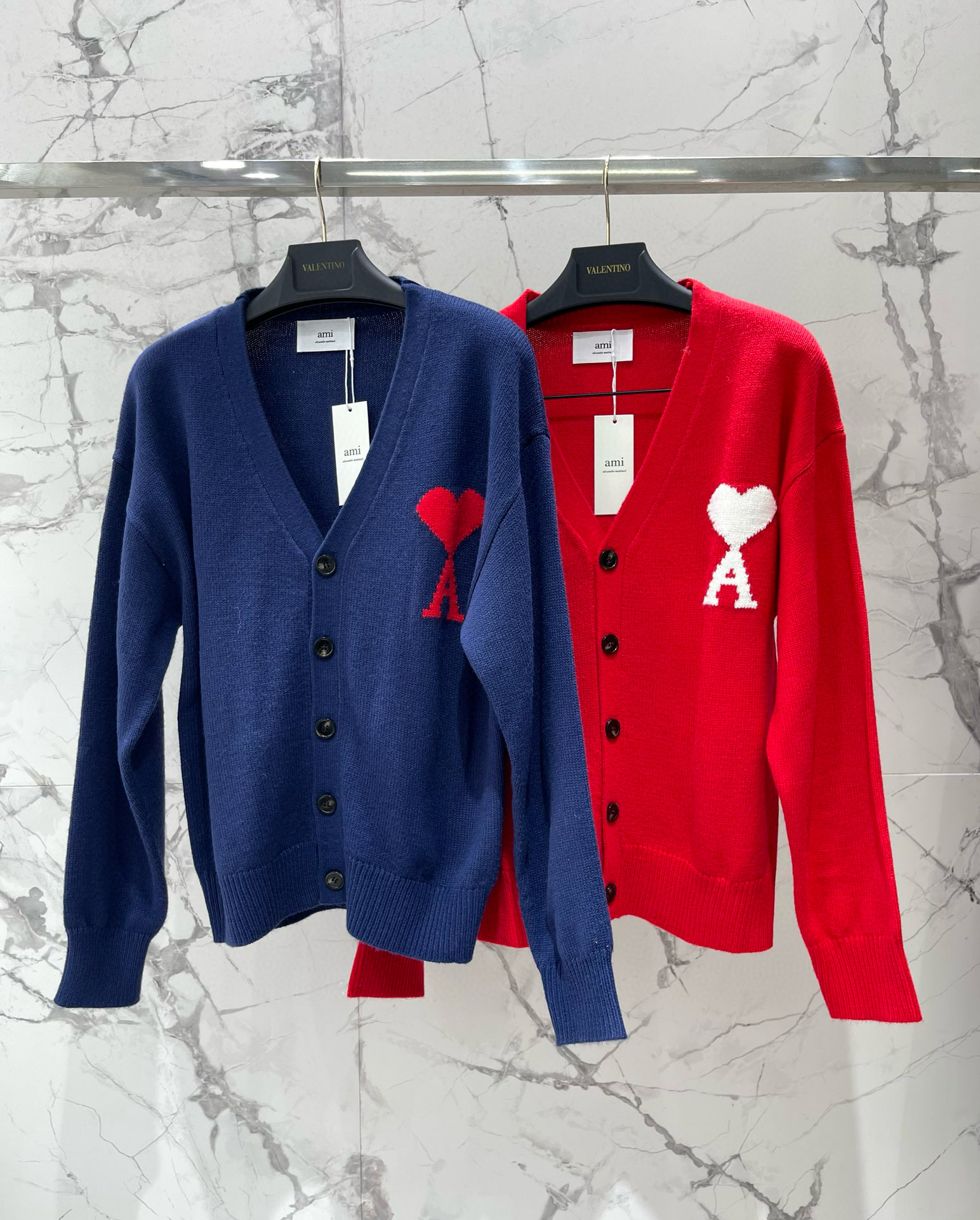 AMI 하트 A 로고 브이넥 니트 가디건 9