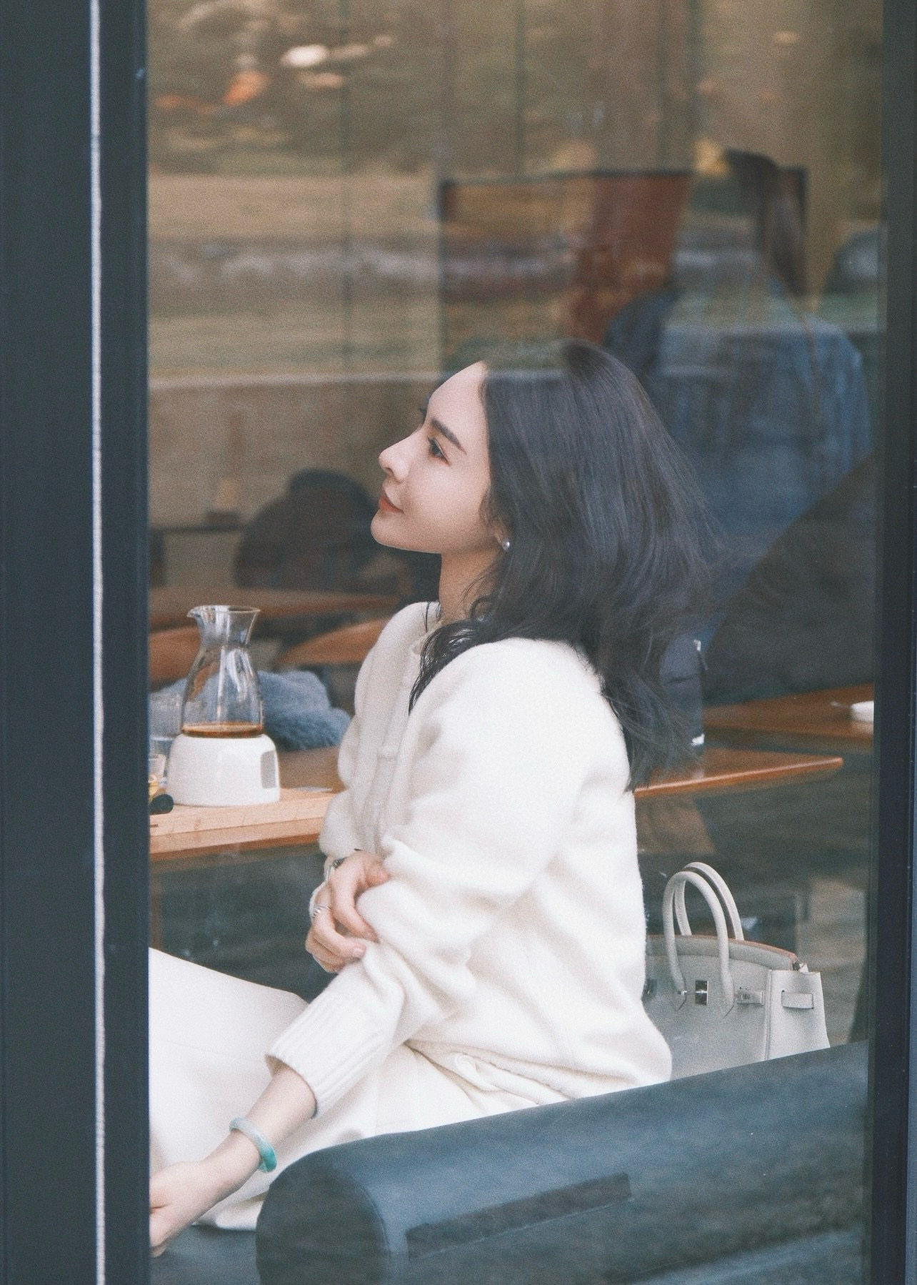 Prada 프라다 입체 로고 플라워 장식 니트 스웨터 4