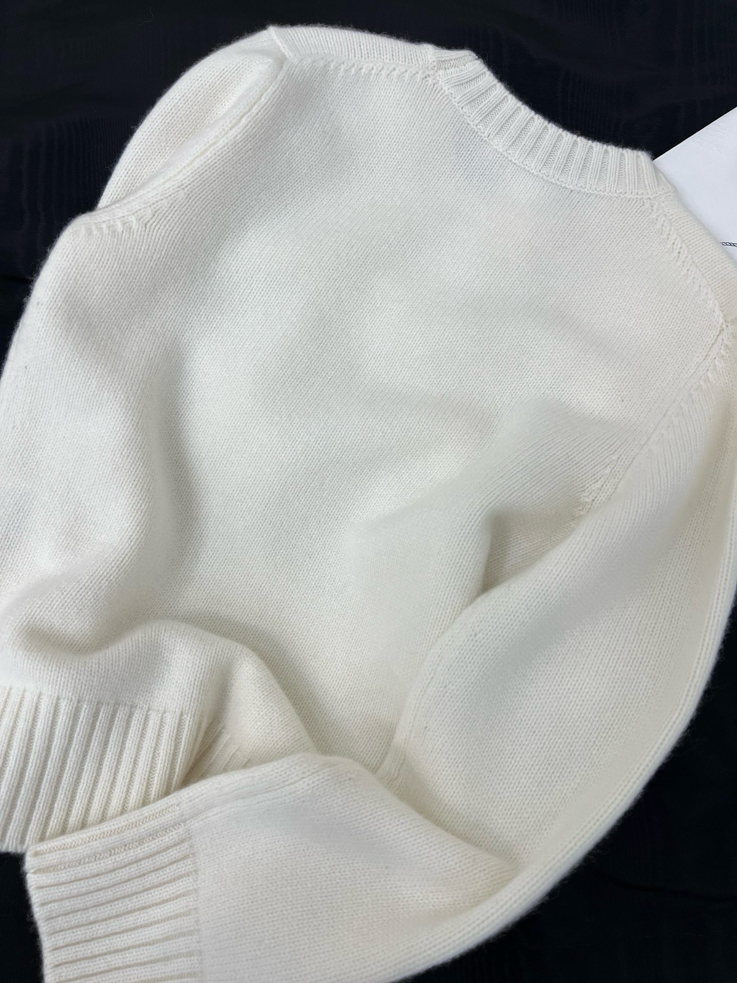 Prada 프라다 입체 로고 플라워 장식 니트 스웨터 10