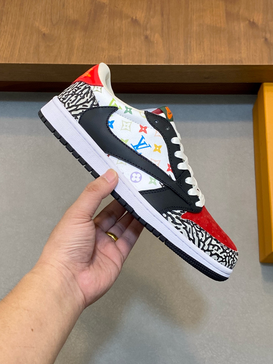 Louis Vuitton-AIR 루이비통 에어 로우 스니커즈 4