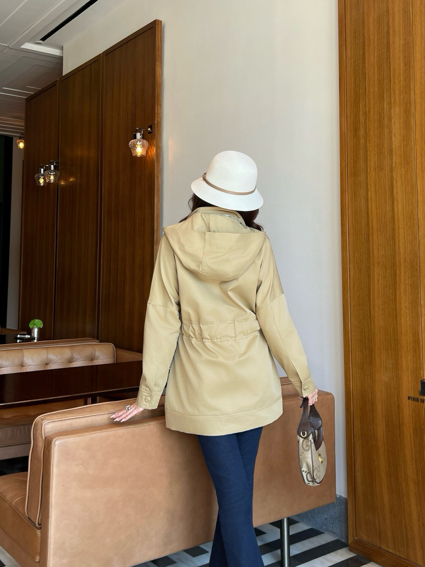 Gucci 구찌 베이지 벨티드 후드 미들 코트 9