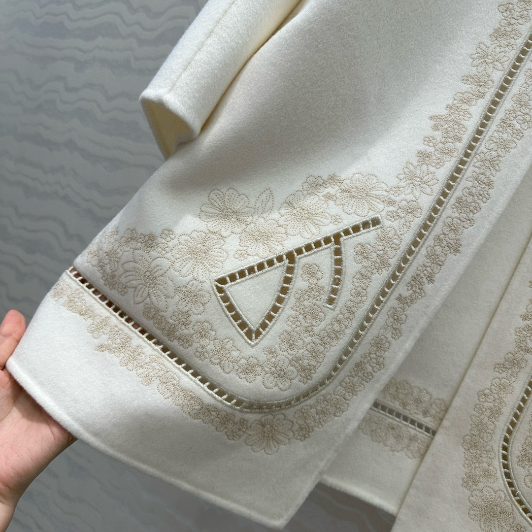 Hermes 플라워 자수 롱 니트 코트 7