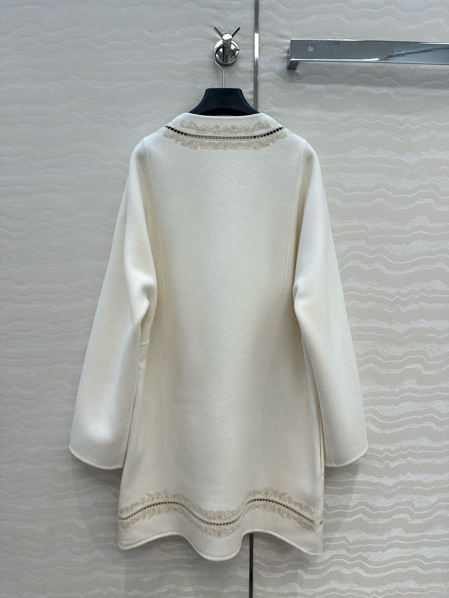 Hermes 플라워 자수 롱 니트 코트 9