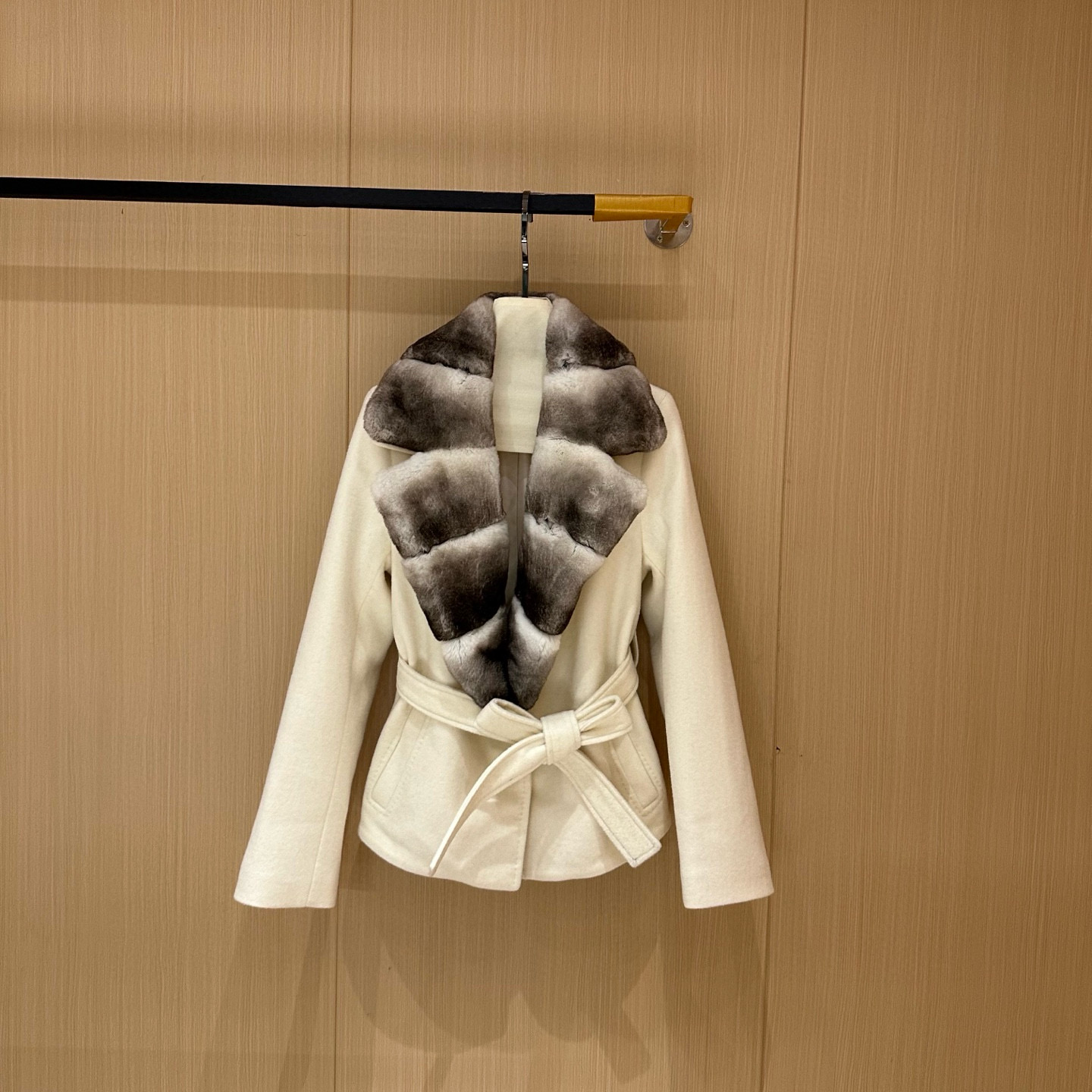 Fendi 양모 폭스퍼 카라 벨티드 자켓 1