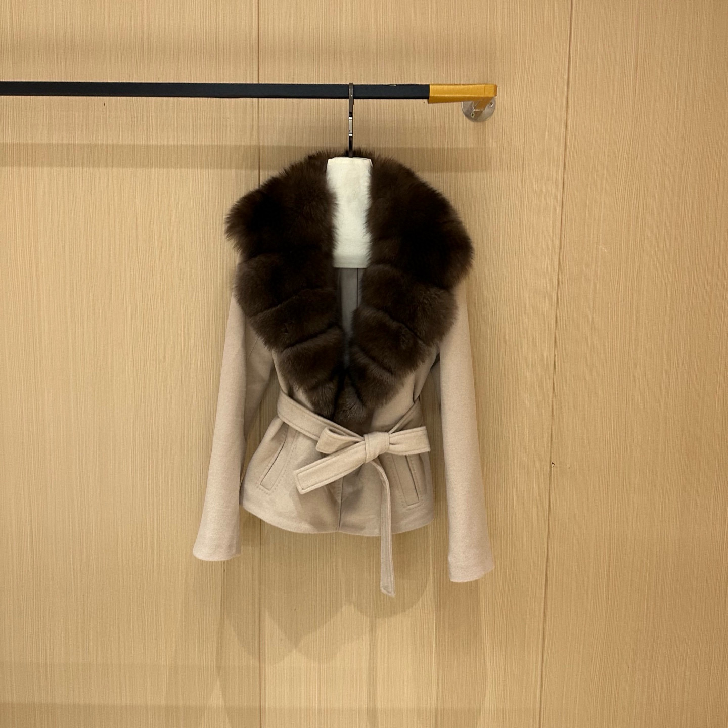 Fendi 양모 폭스퍼 카라 벨티드 자켓 8