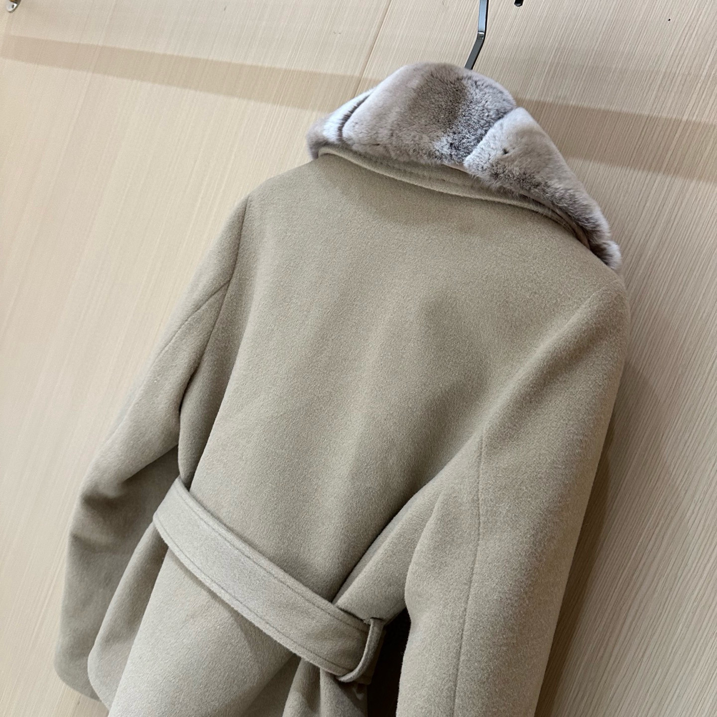 Fendi 양모 폭스퍼 카라 벨티드 자켓 24