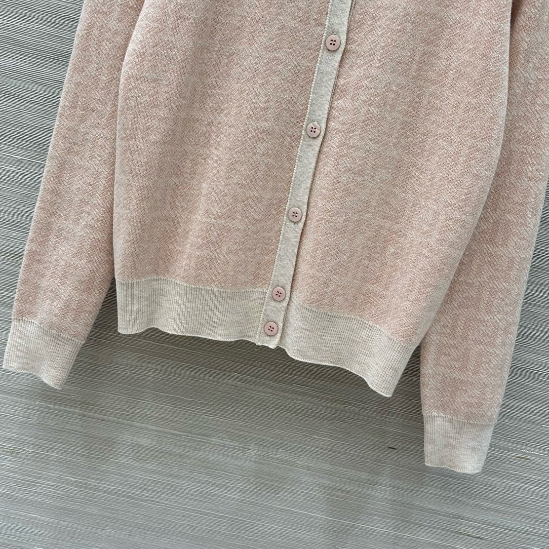 FENDI 펜디 핑크 라운드넥 FF 로고 니트 가디건 5