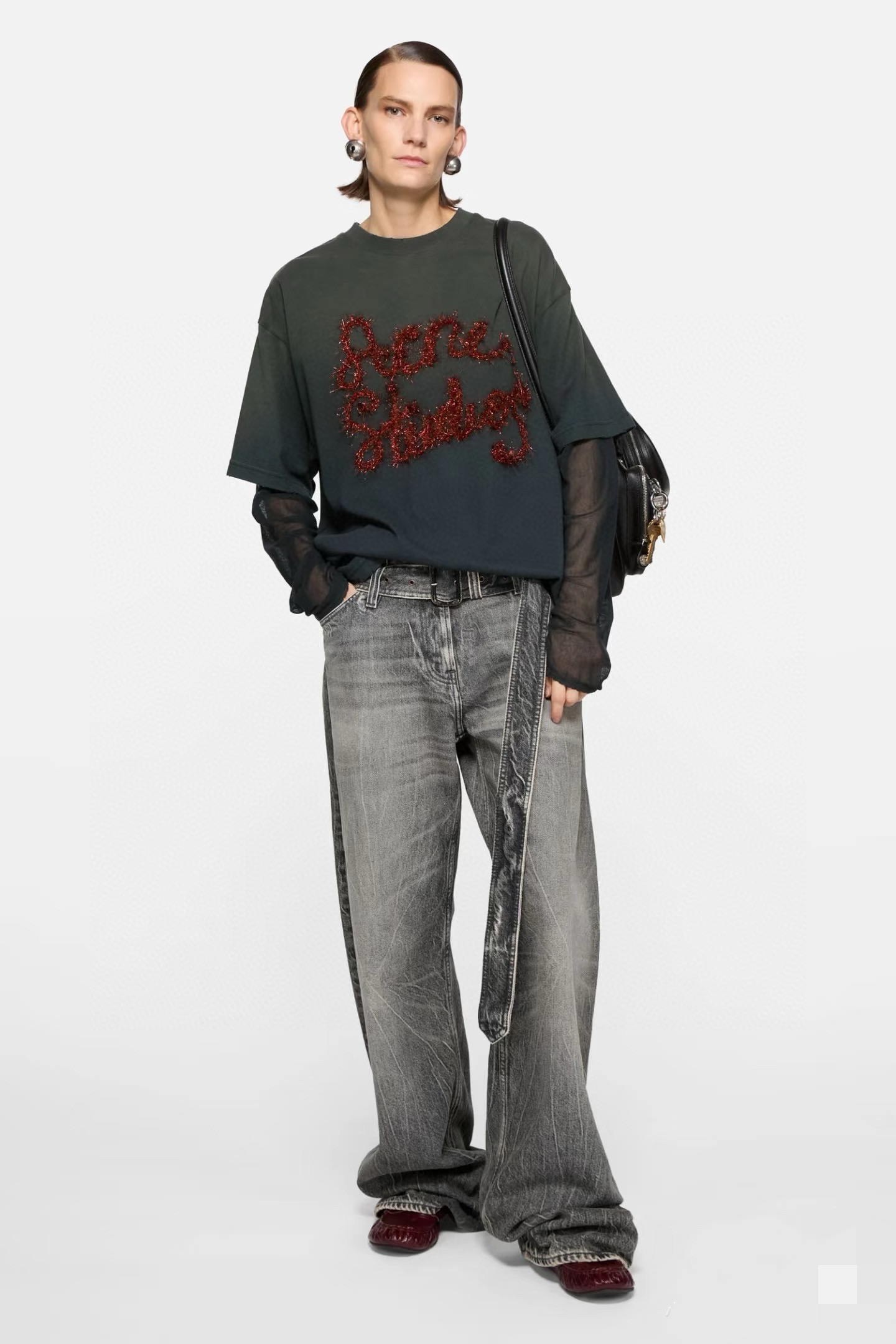 Acne Studios 레드 로고 자수 레이어드 티셔츠 1