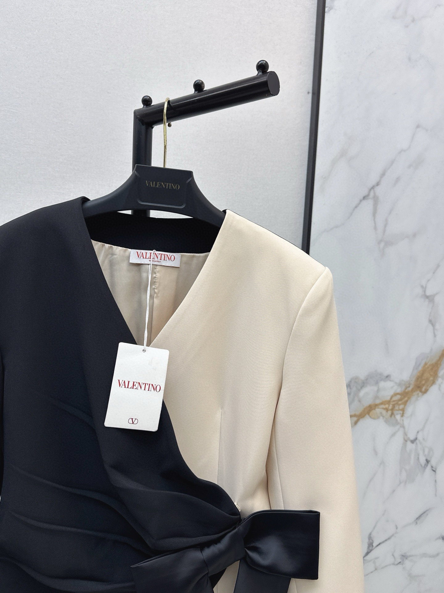 VALENTINO 발렌티노 배색 리본 랩 자켓 4