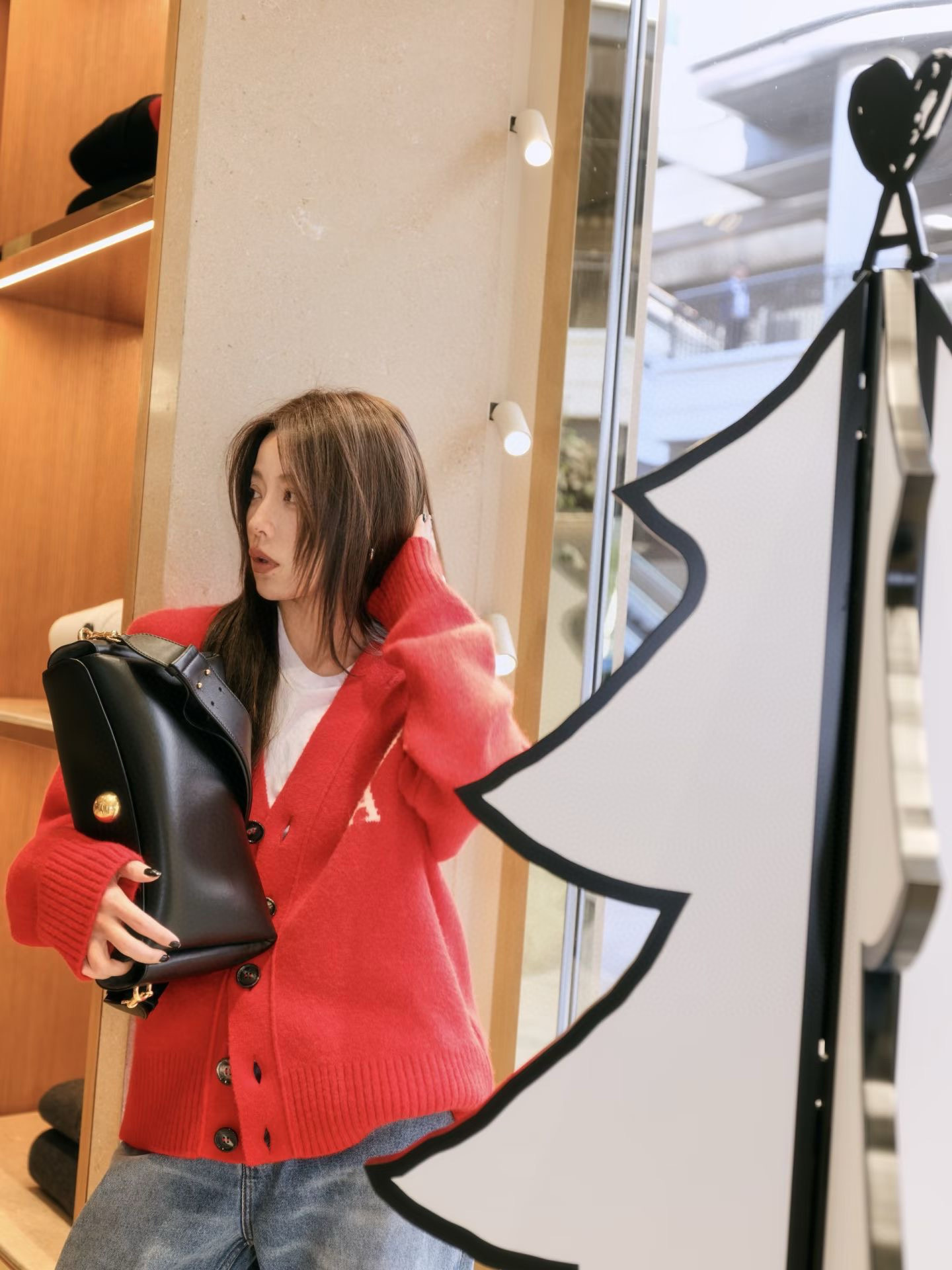 AMI 하트 A 로고 브이넥 니트 가디건 1