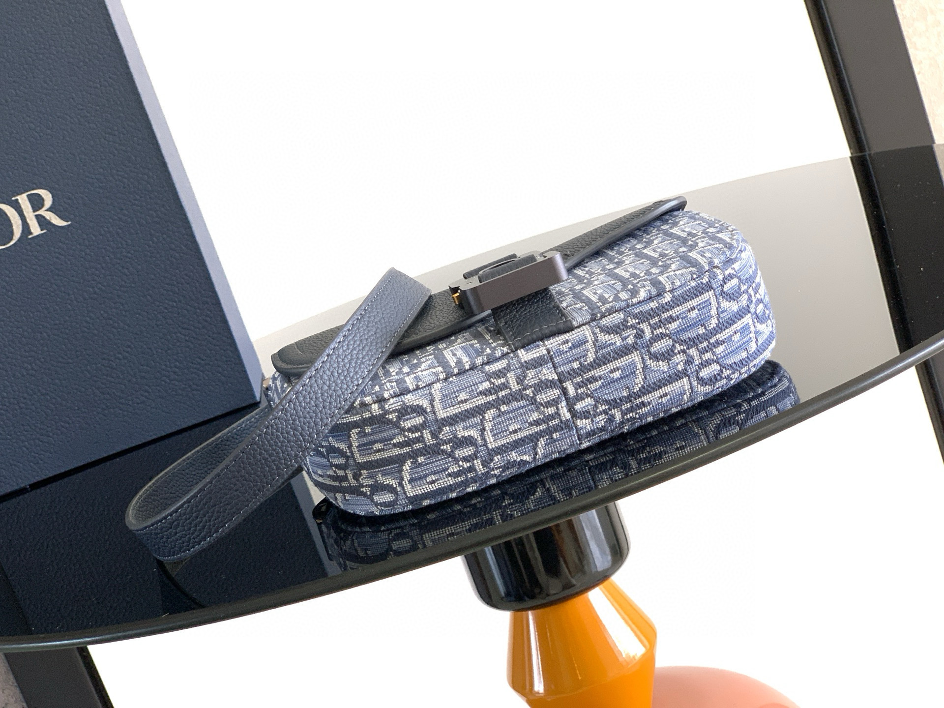 Christian Dior 오블리크 딥그레이 레더 새들 크로스바디 백 5