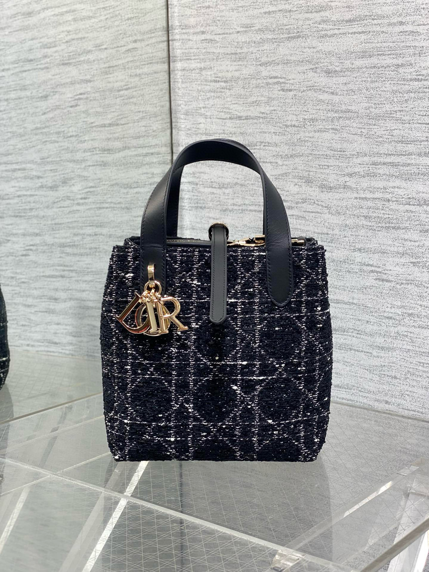 Dior 디올 Toujours 투쥬르 스몰 블랙 트위드 토트백 2