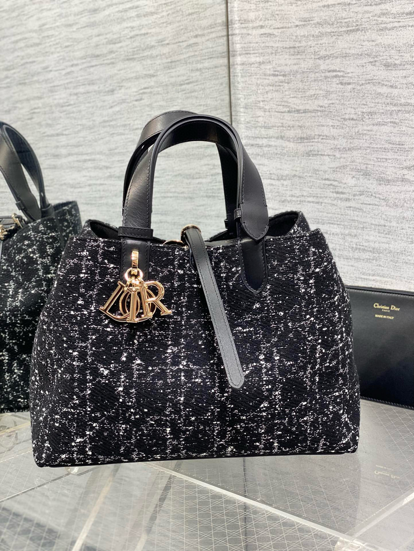 Christian Dior 투쥬르 중형 트위드 토트백 2