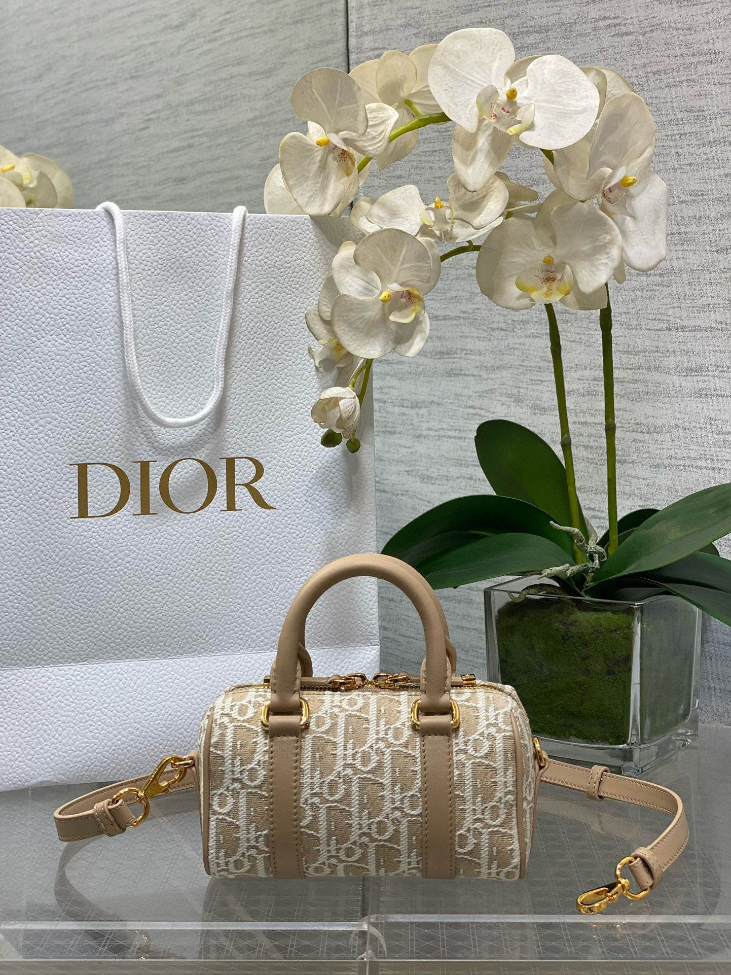 Dior 디올 Groove 16 오블리크 내추럴 베이지 토트백 1