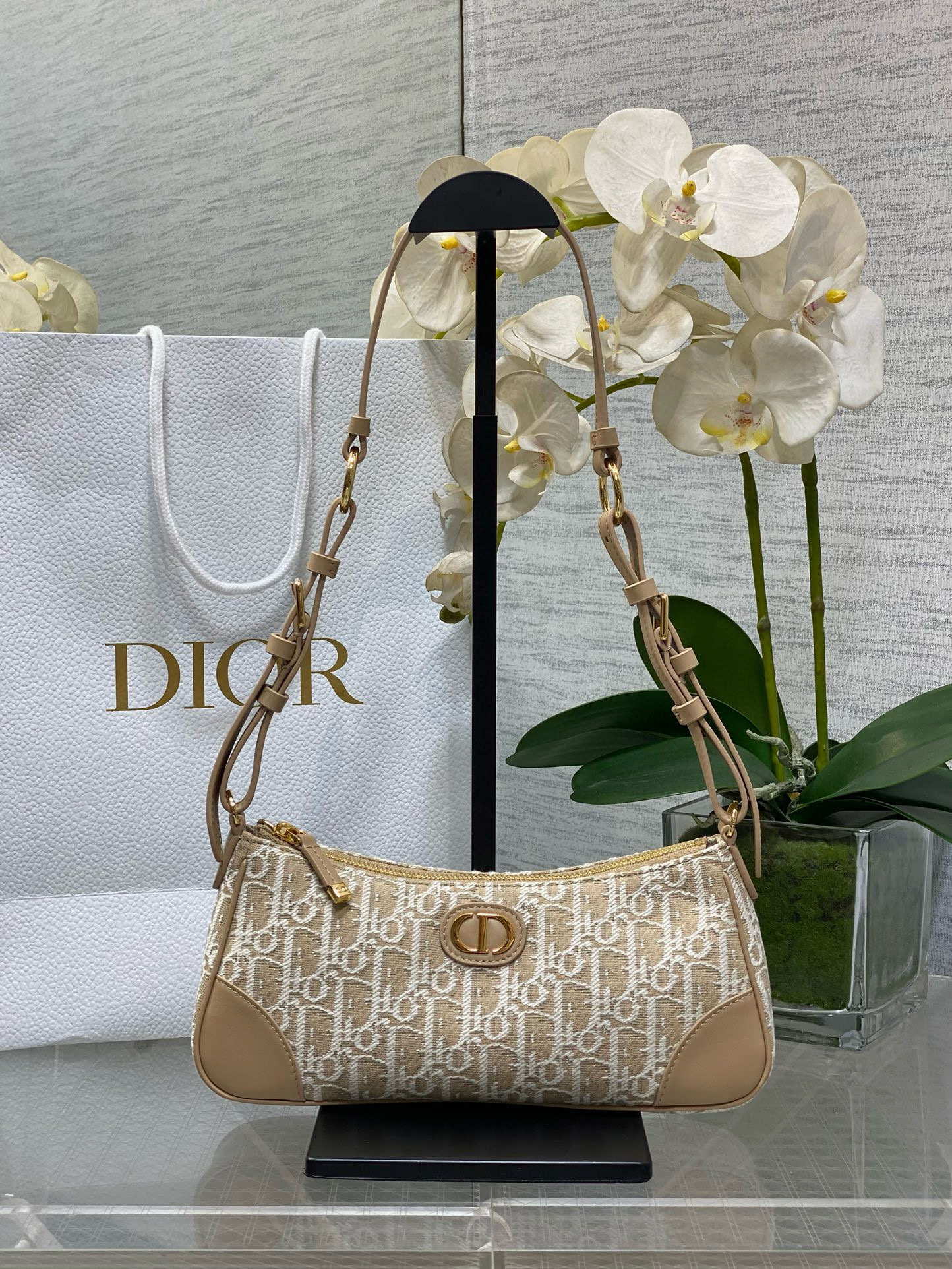 Dior 디올 30 Montaigne Cigale 오블리크 자카드 숄더백 1