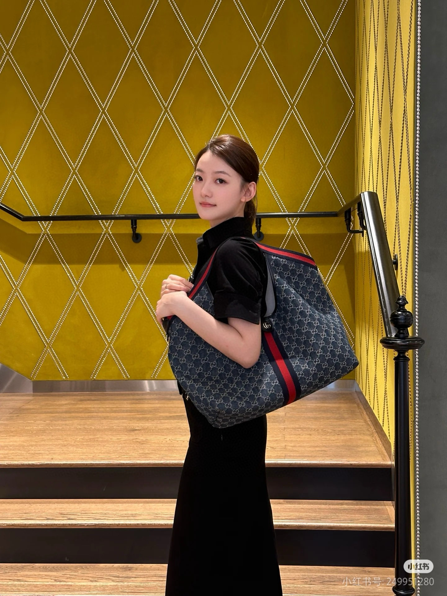 GUCCI 구찌 Giglio GG 패턴 캔버스 토트백 8