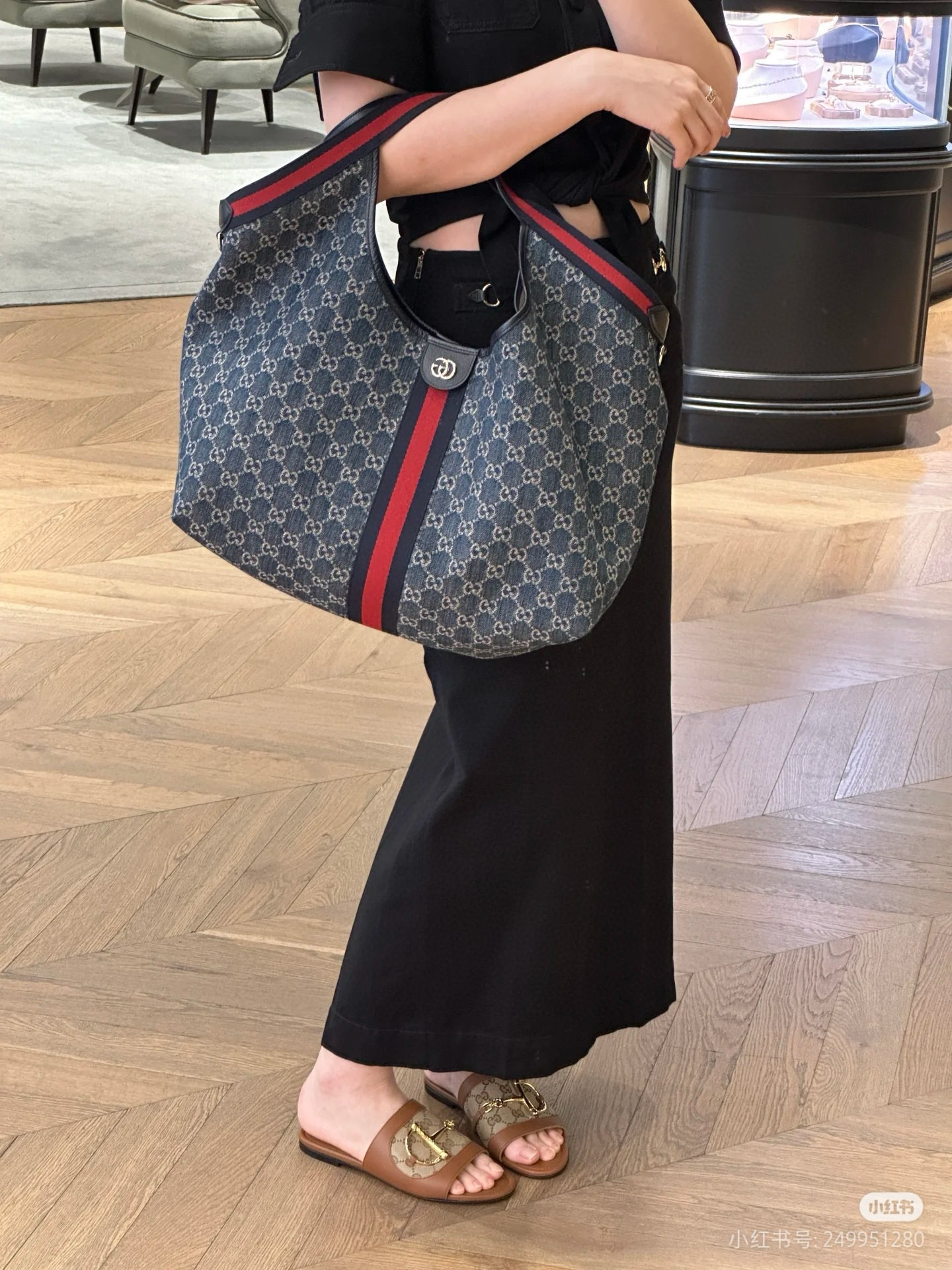 GUCCI 구찌 Giglio GG 패턴 캔버스 토트백 10