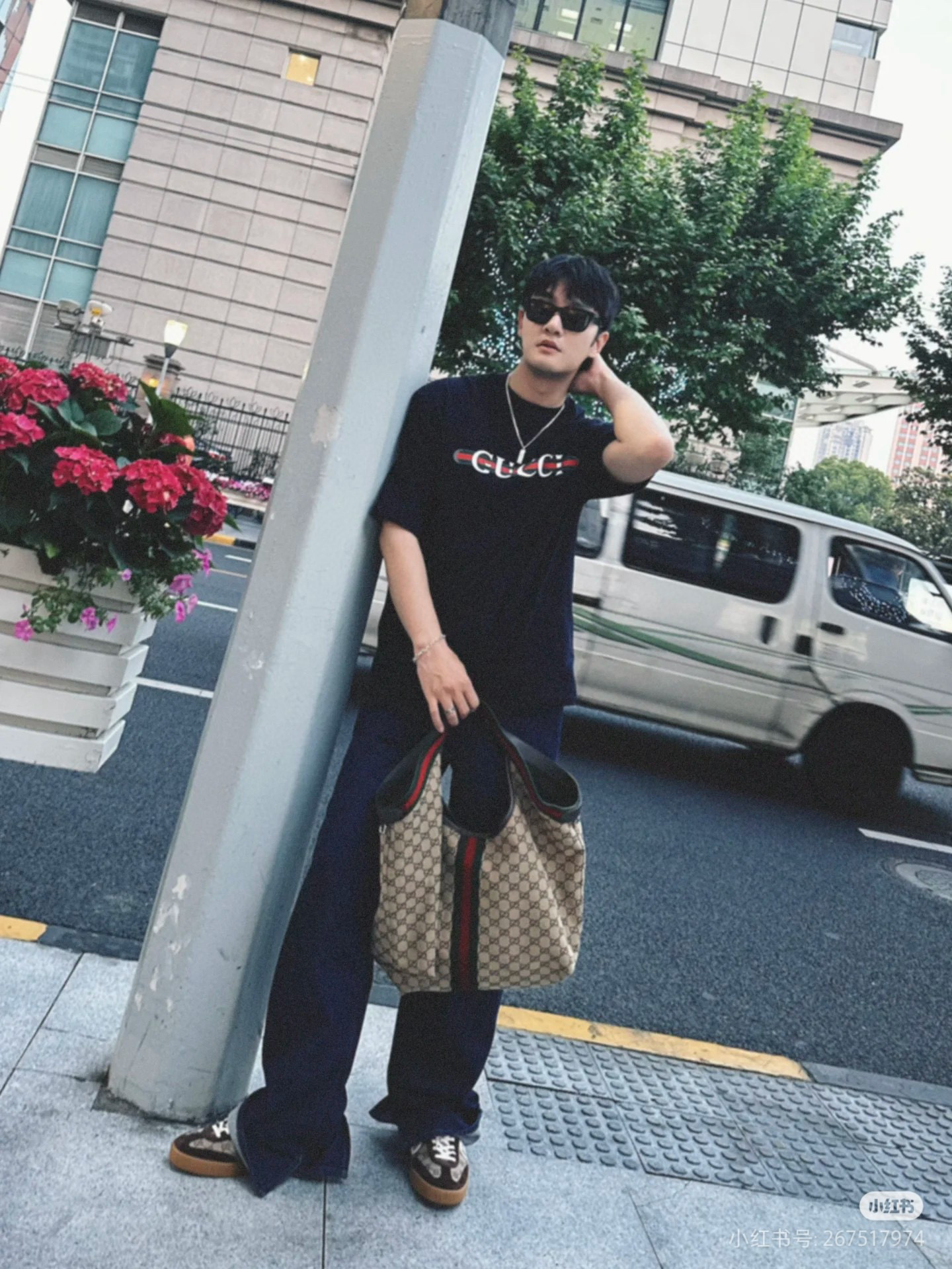 GUCCI 구찌 Giglio GG 패턴 캔버스 토트백 15