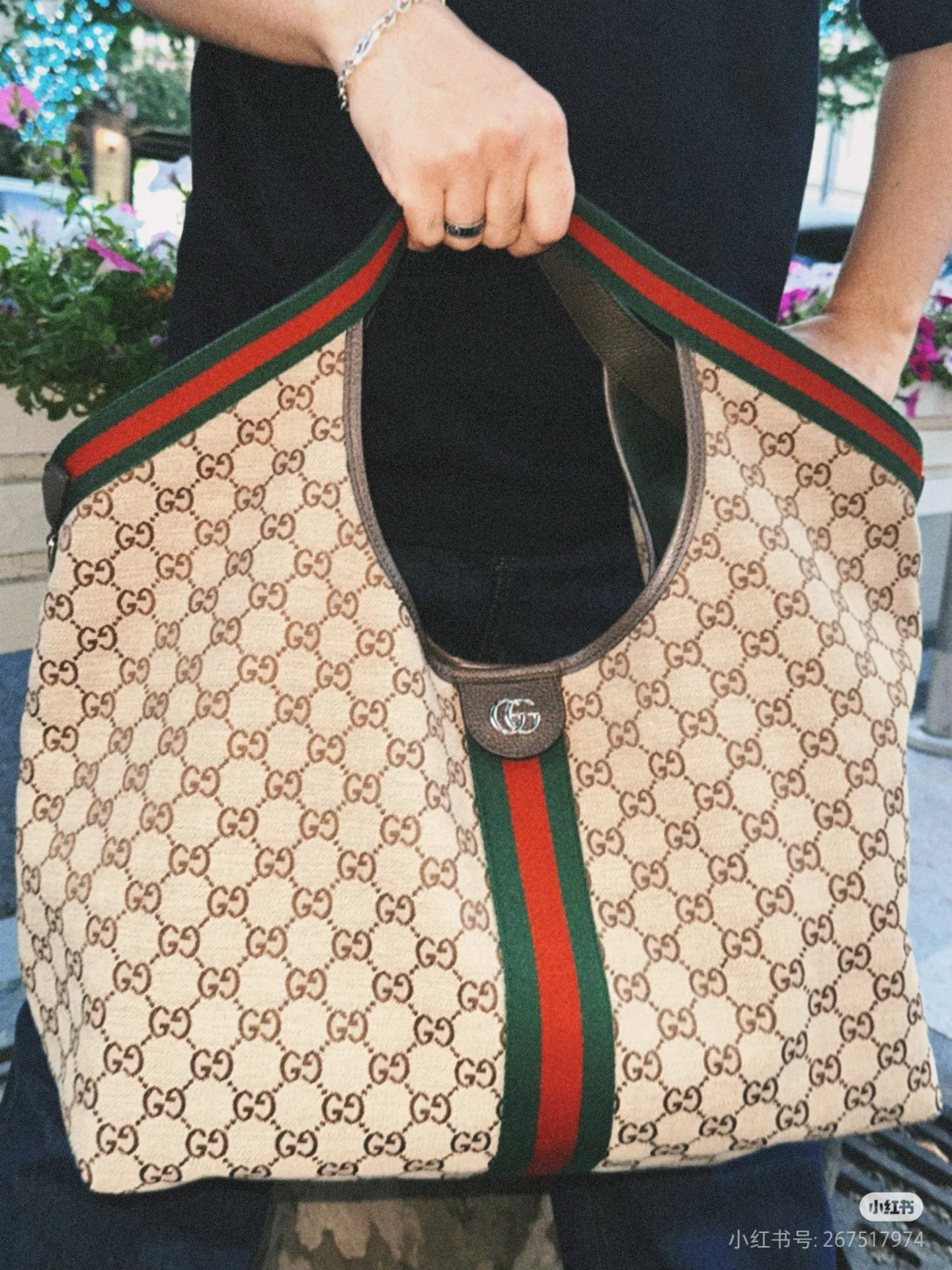 GUCCI 구찌 Giglio GG 패턴 캔버스 토트백 16