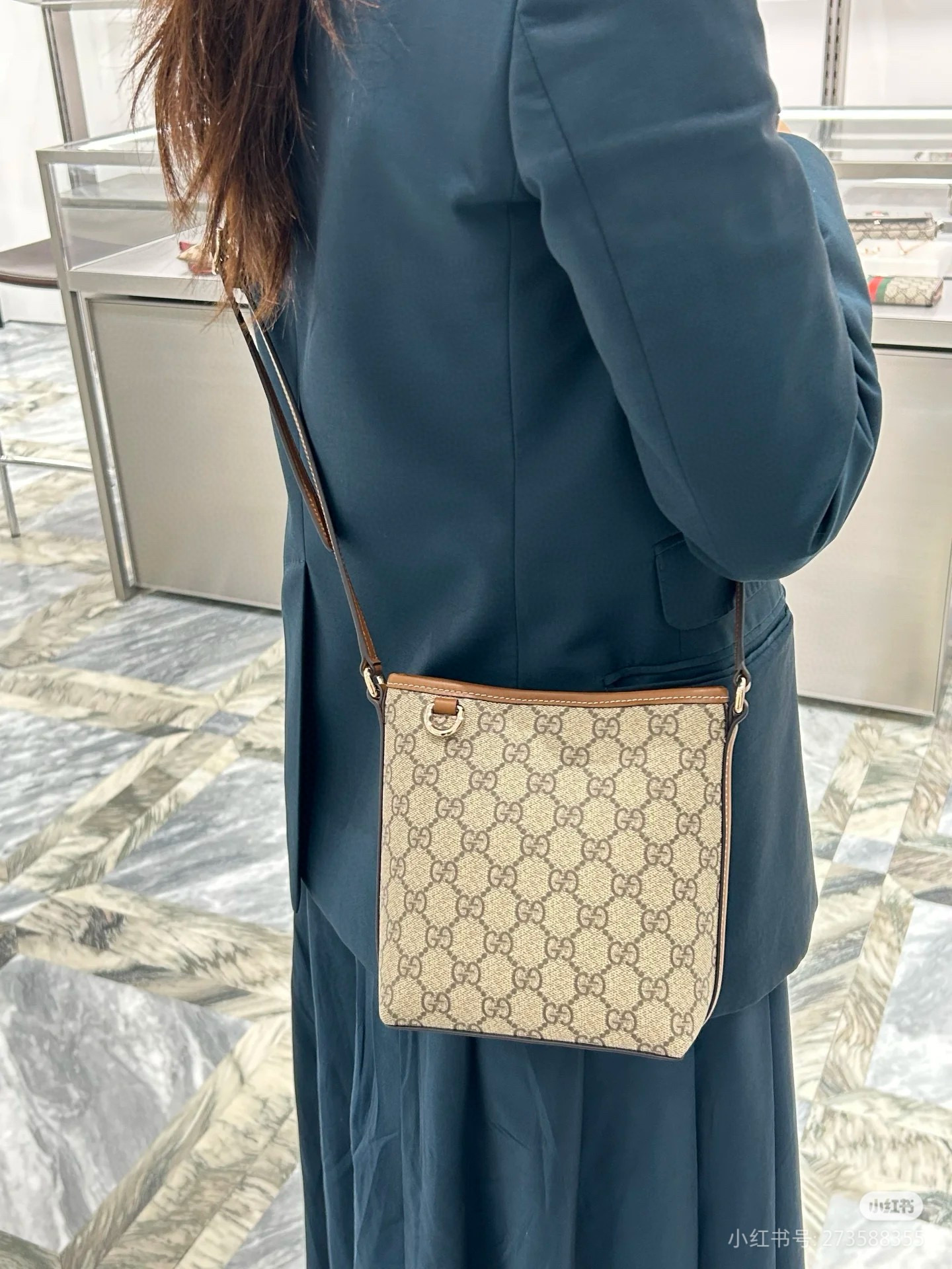 GUCCI 구찌 GG Emblem 시리즈 섬유 슬림 버킷백 8